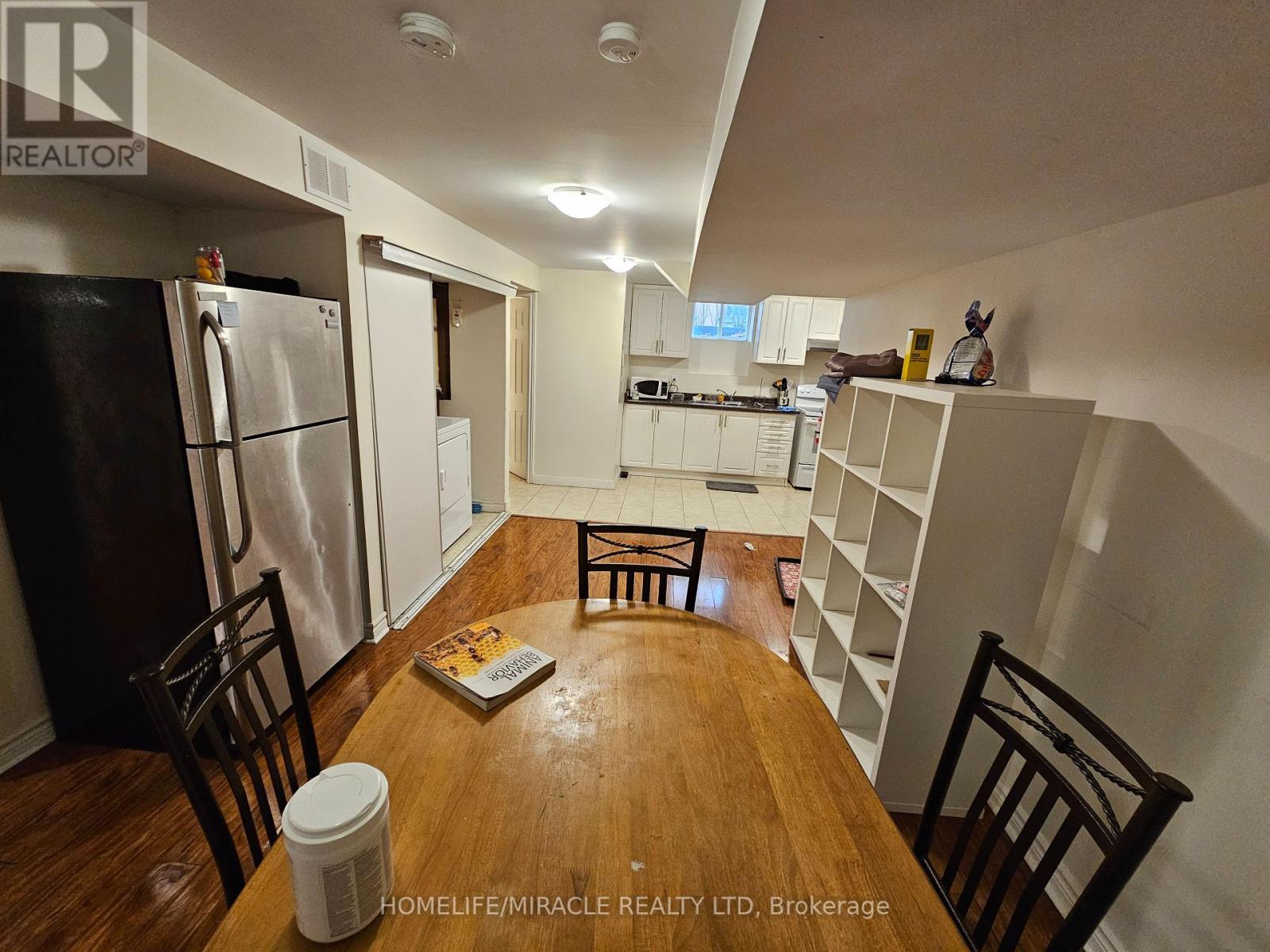 17 West Park Avenue, Hamilton, Ontario  L8S 3M4 - Photo 8 - X12189644