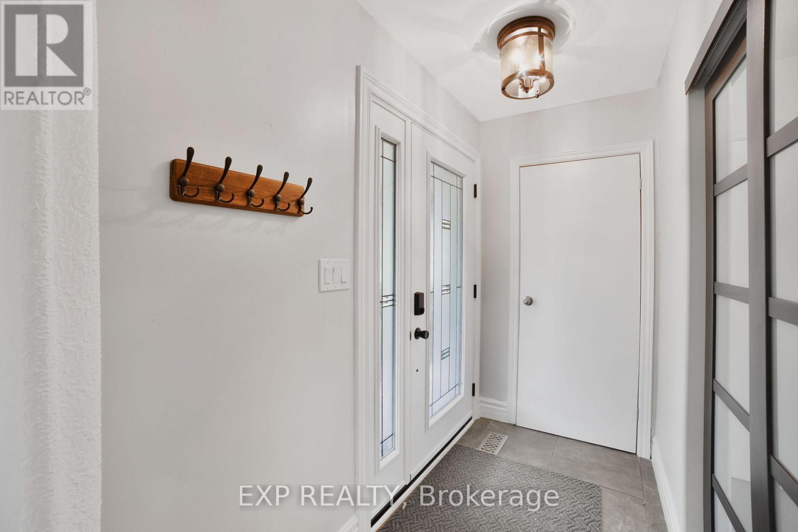 250 West 31st Street, Hamilton, Ontario  L9C 5G4 - Photo 5 - X12189663