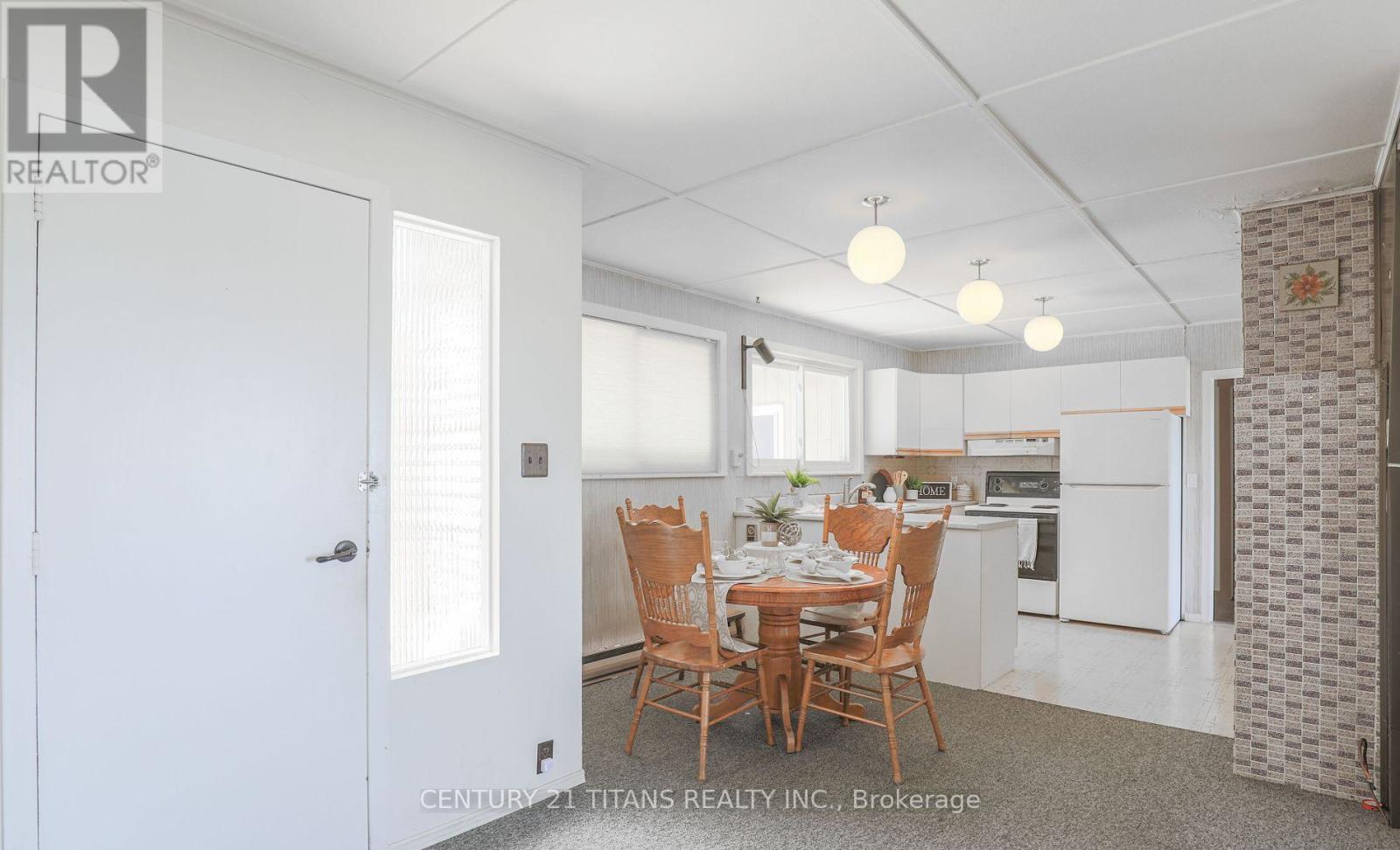 21 Glassford Road, Kawartha Lakes (Mariposa), Ontario  K0M 2C0 - Photo 4 - X12189715