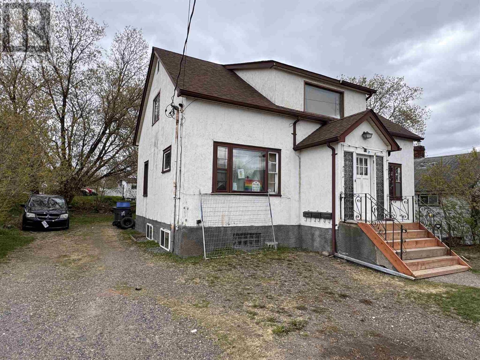 Property at 93 Empress Ave. S. image 4