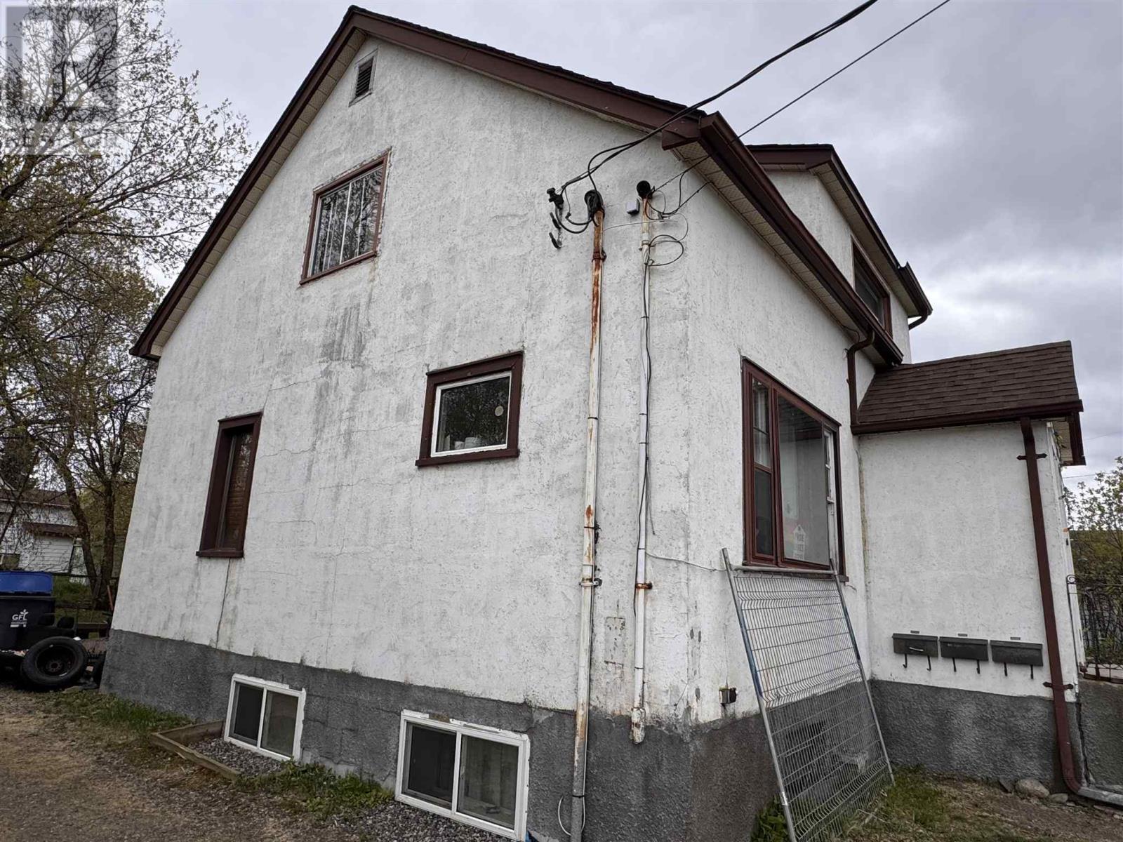 Property at 93 Empress Ave. S. image 5
