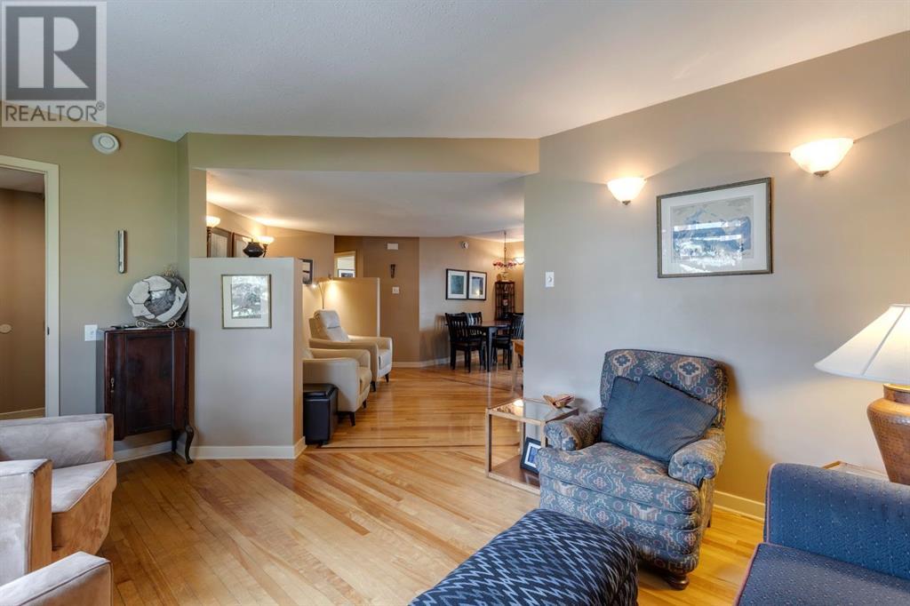 2009 22 Avenue Nw, Calgary, Alberta  T2M 1S1 - Photo 3 - A2225914