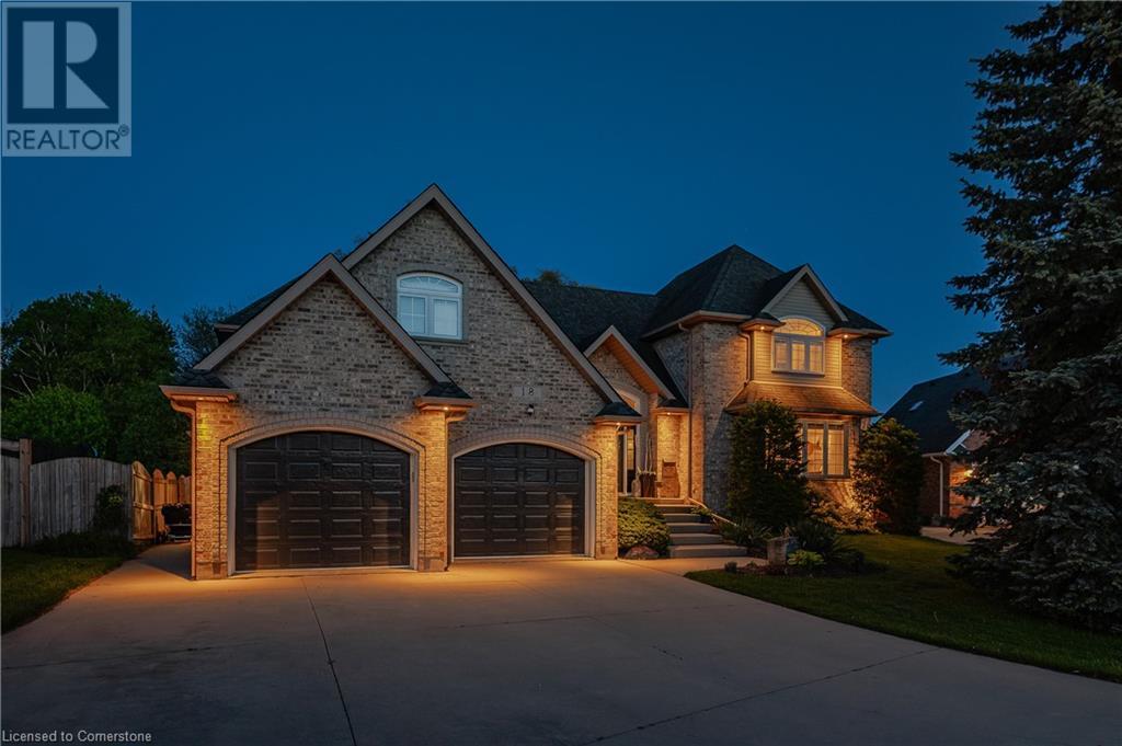 Property at 18 WEBERLYN Crescent image 3