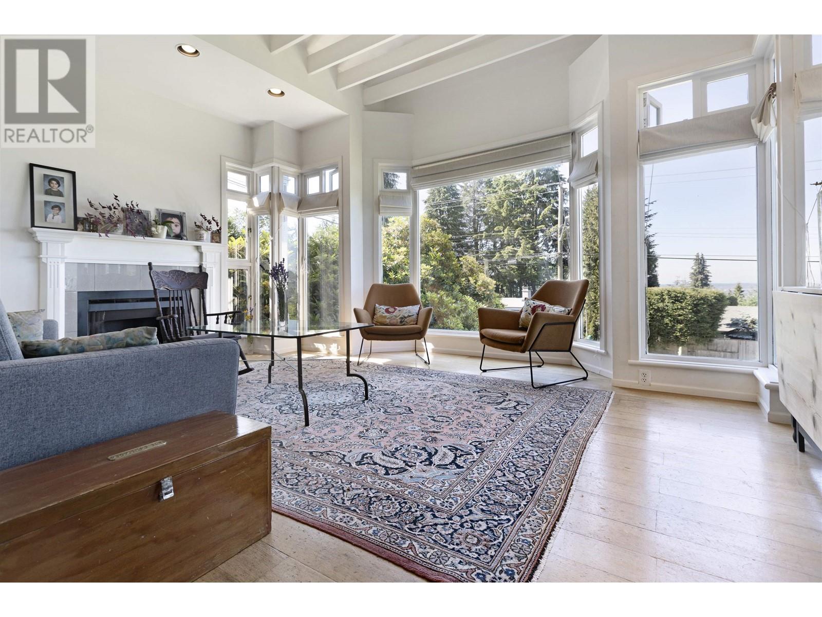 670 Montroyal Boulevard, North Vancouver, British Columbia  V7R 2G3 - Photo 3 - R3009726