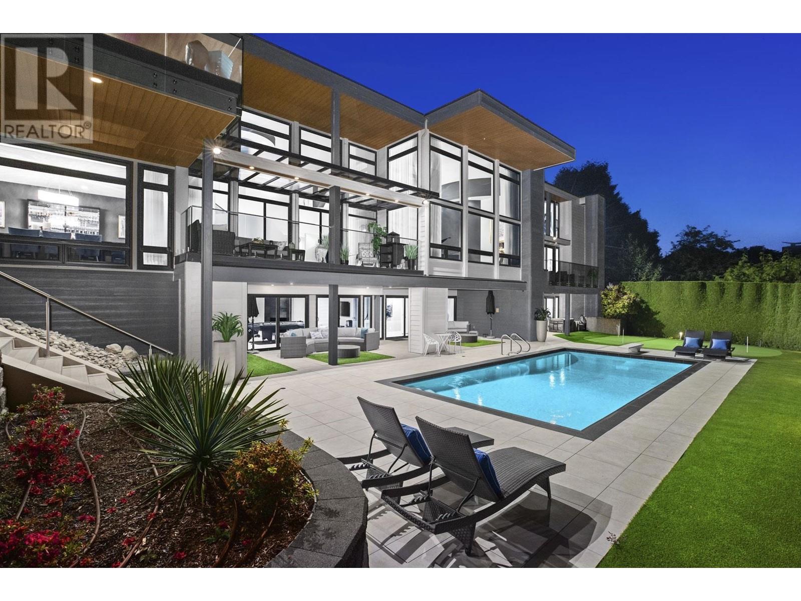 1130 EYREMOUNT DRIVE, West Vancouver, British Columbia