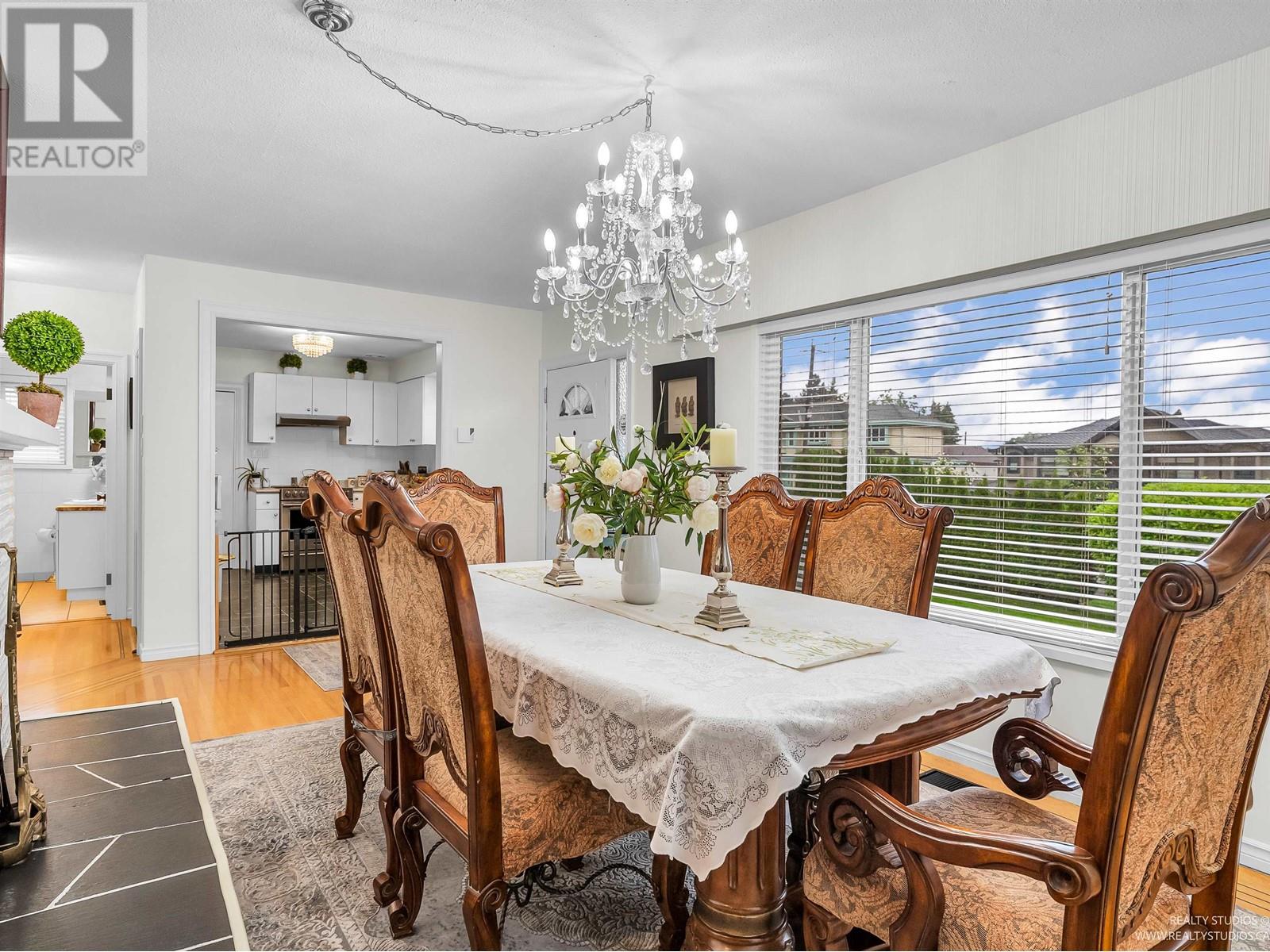 Property at 7774 BERKLEY STREET image 3