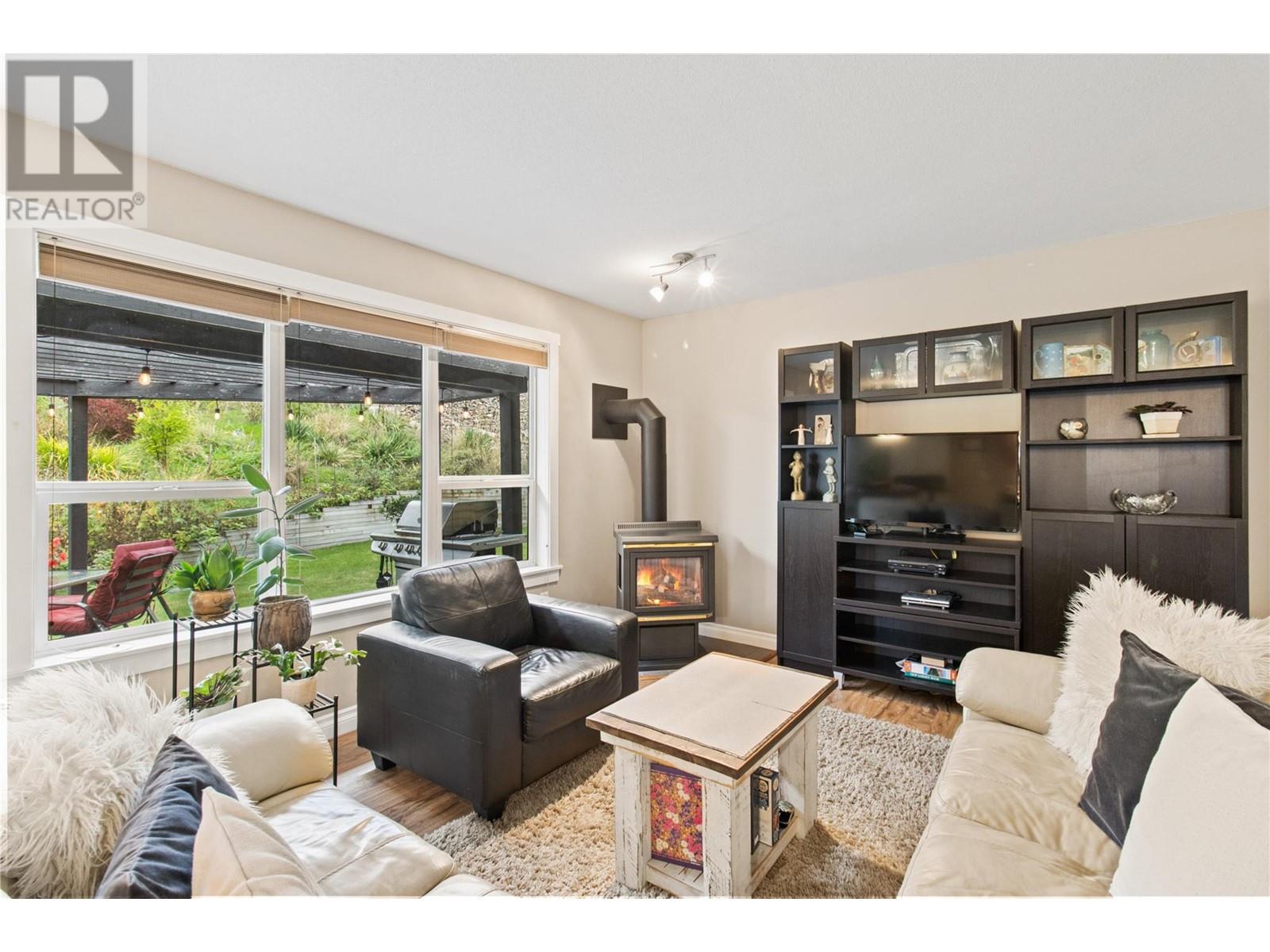 801 20 Street Ne Unit# 36, Salmon Arm, British Columbia  V1E 2R7 - Photo 4 - 10350013