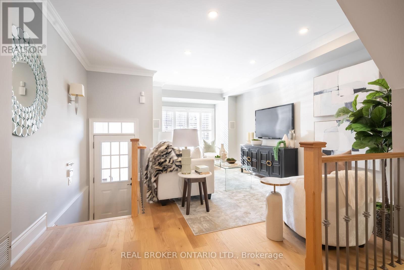 28 Corinth Gardens, Toronto, Ontario  M4P 2N5 - Photo 7 - C12071792
