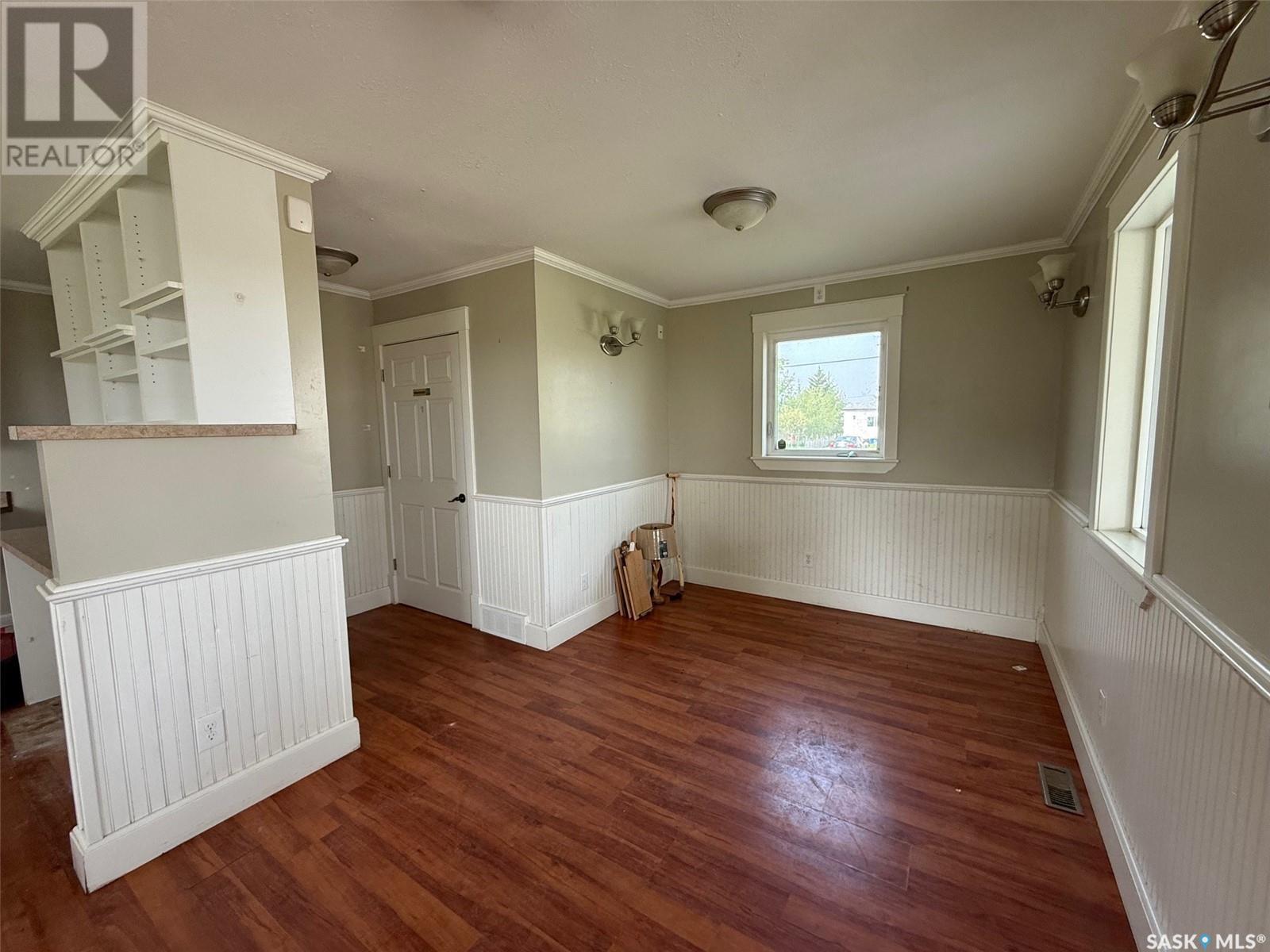 Property at 217 Railway AVENUE image 3