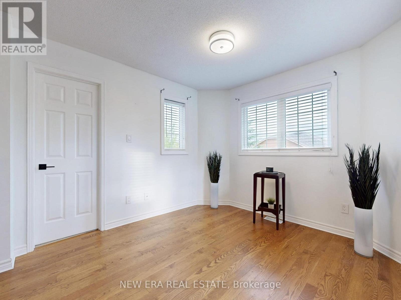 5380 Floral Hill Crescent, Mississauga (East Credit), Ontario  L5V 1V3 - Photo 19 - W12189244