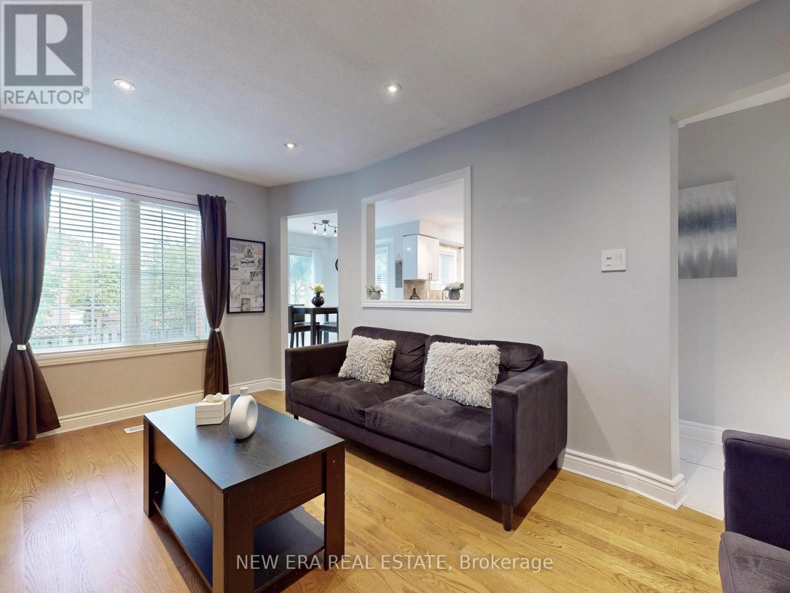 5380 Floral Hill Crescent, Mississauga, Ontario  L5V 1V3 - Photo 8 - W12189244