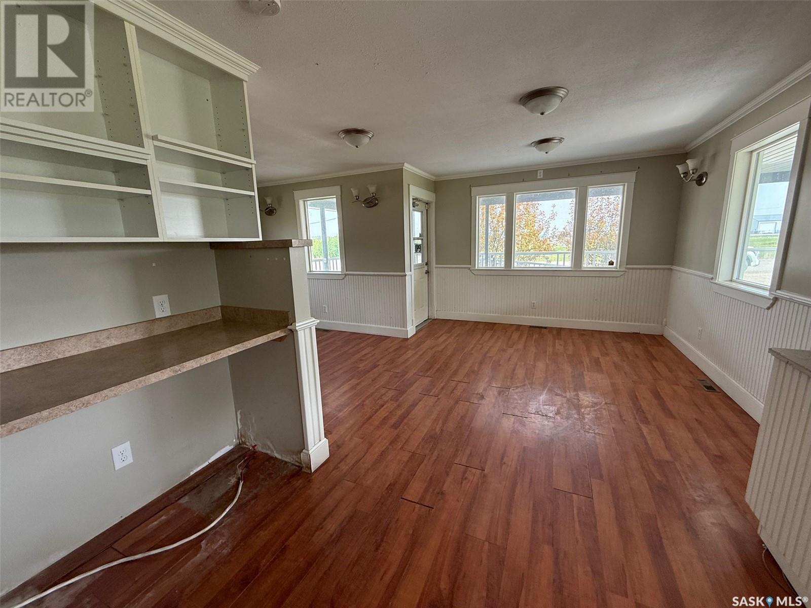 Property at 217 Railway AVENUE image 5