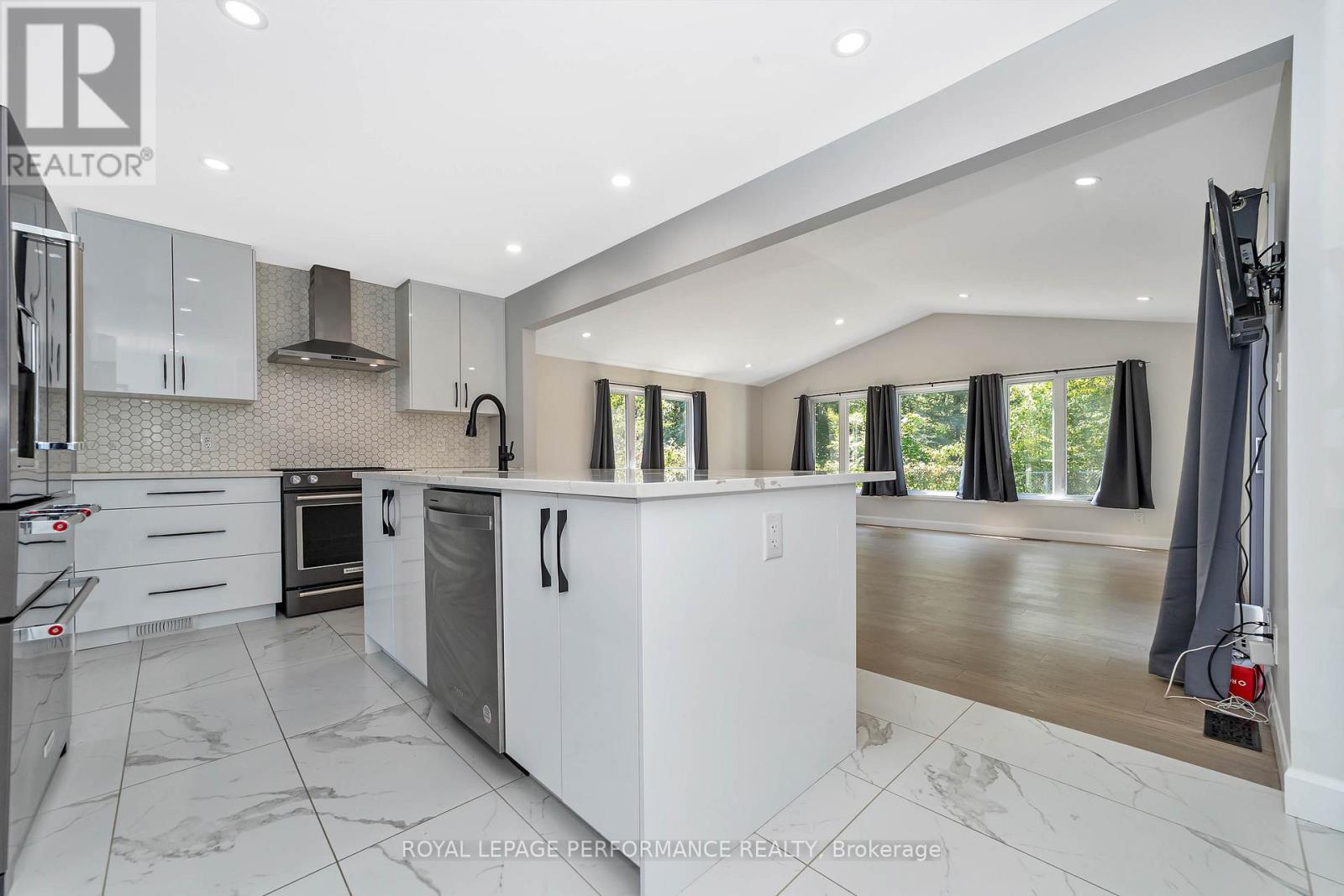 6200 Russell Road, Ottawa, Ontario  K0A 1K0 - Photo 10 - X12189852