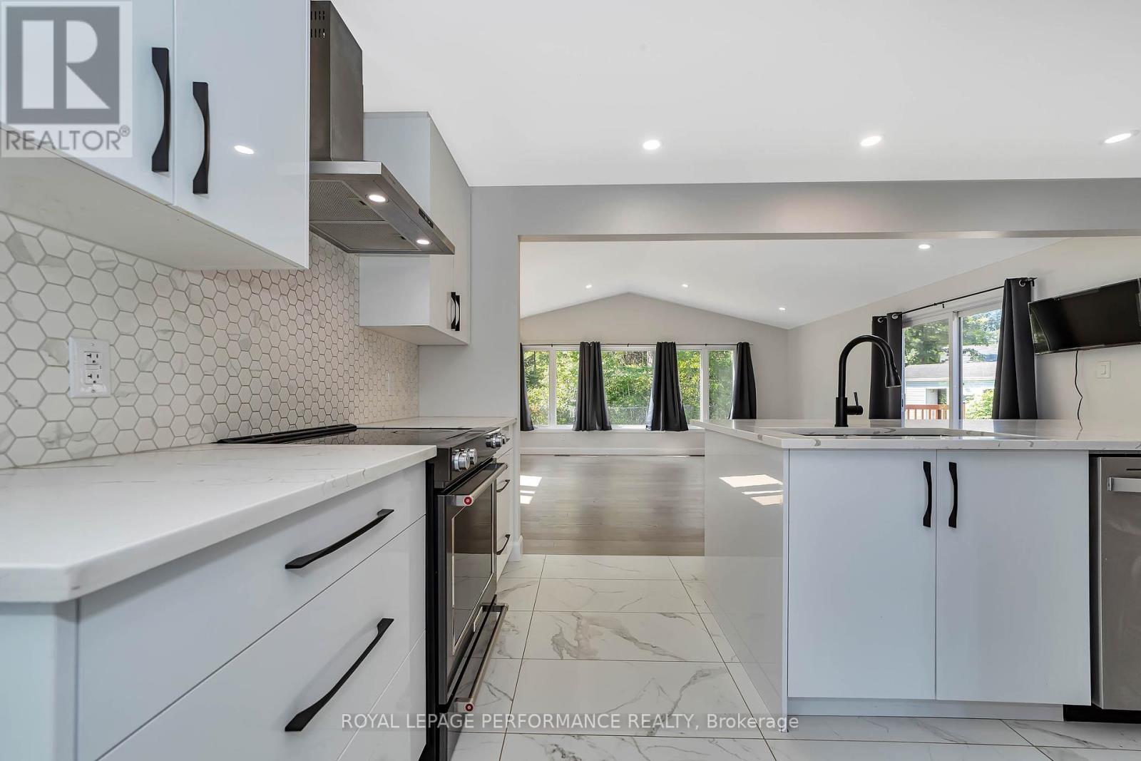 6200 Russell Road, Ottawa, Ontario  K0A 1K0 - Photo 9 - X12189852