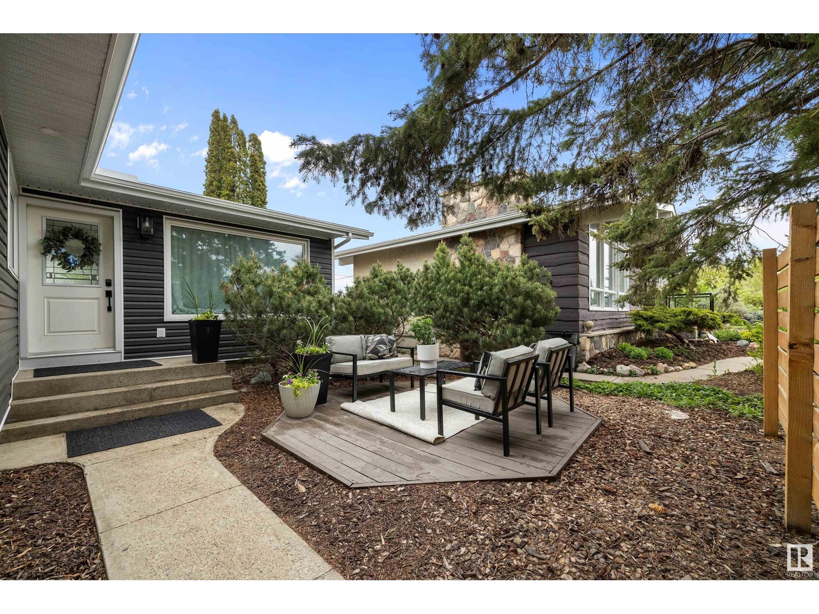 6916 97 Av Nw, Edmonton, Alberta  T6B 1C7 - Photo 3 - E4439920