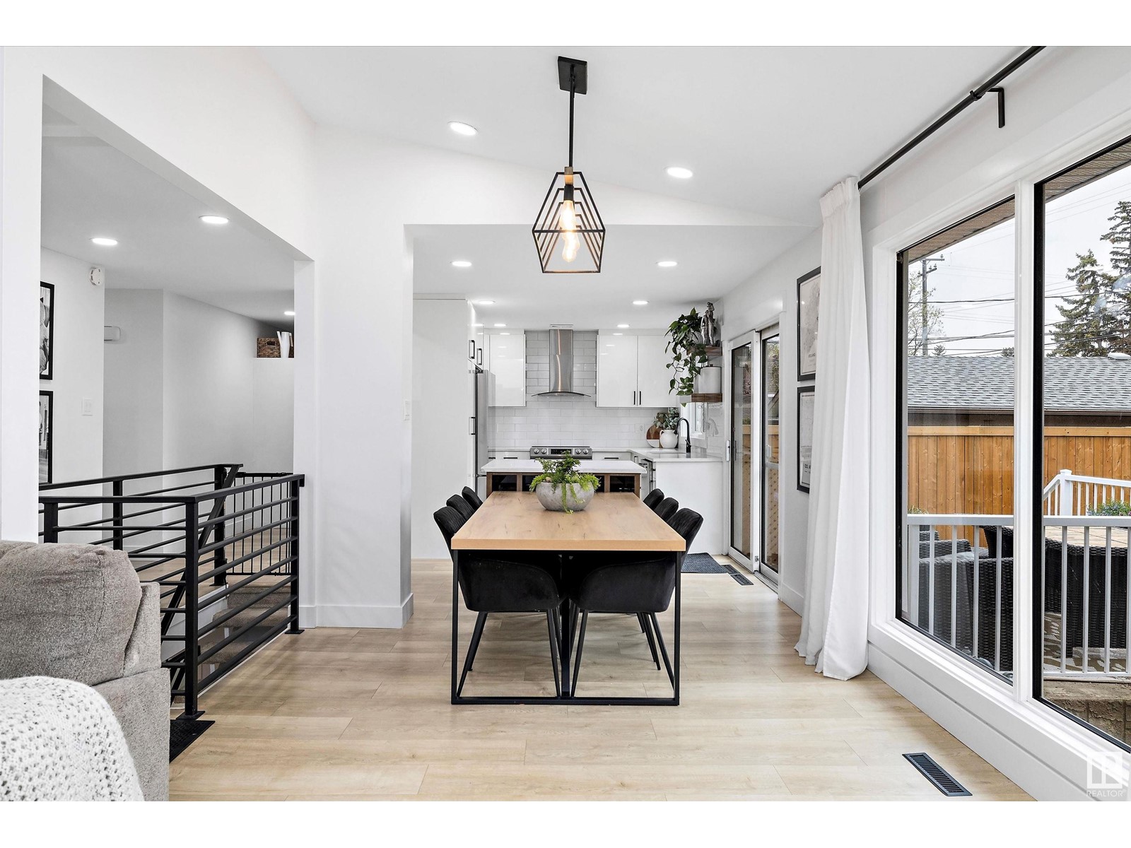 Property at 6916 97 AV NW image 5
