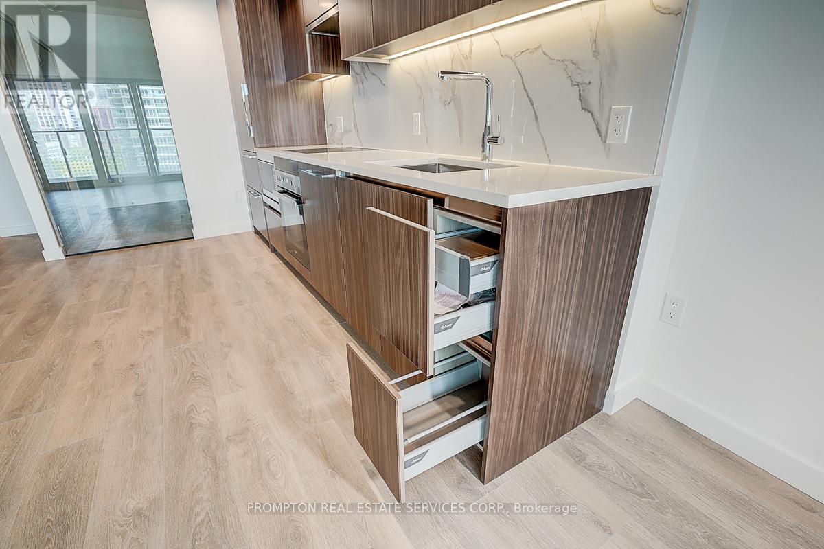 1028 - 3 Concord Cityplace Way, Toronto, Ontario  M5V 0X3 - Photo 32 - C12185873