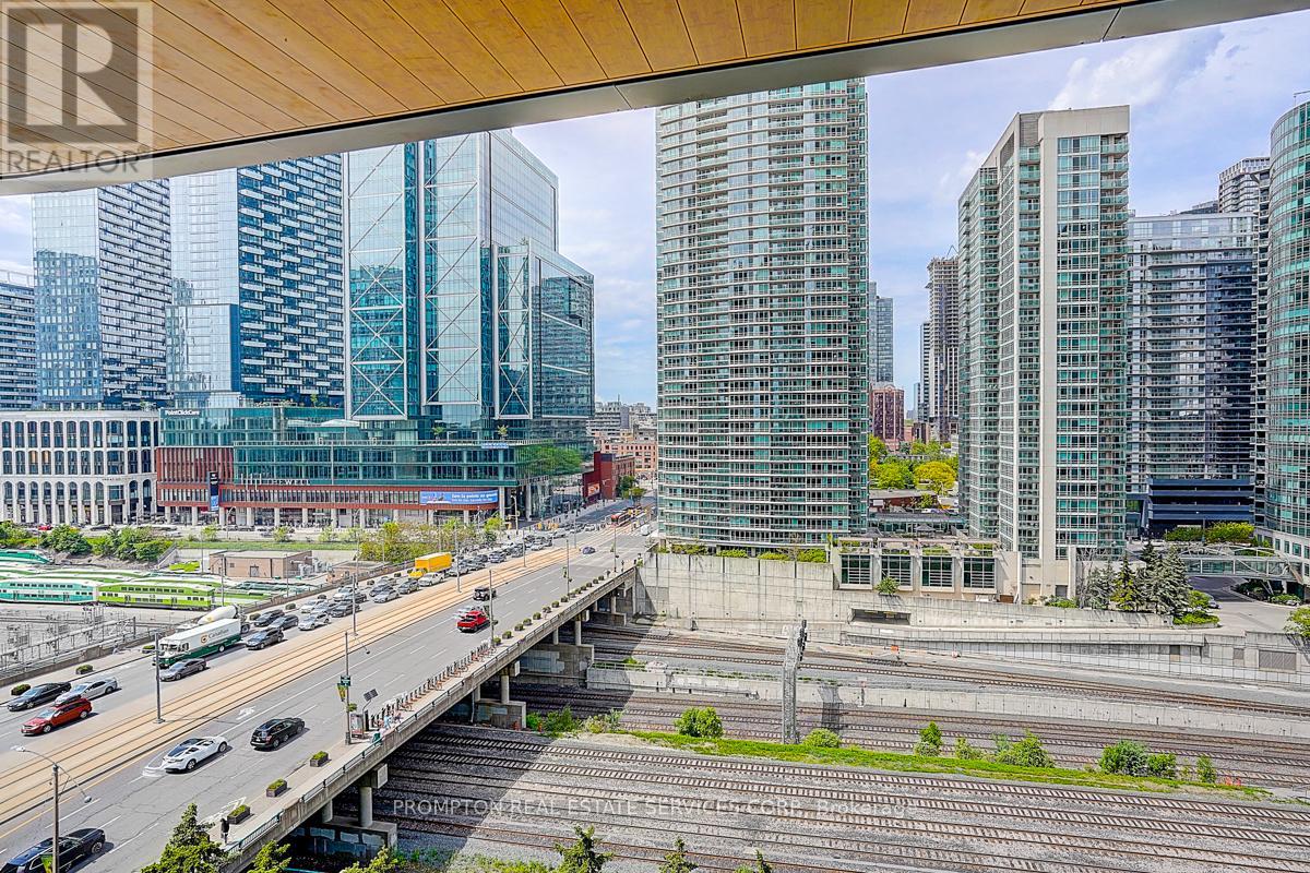 1028 - 3 Concord Cityplace Way, Toronto, Ontario  M5V 0X3 - Photo 50 - C12185873