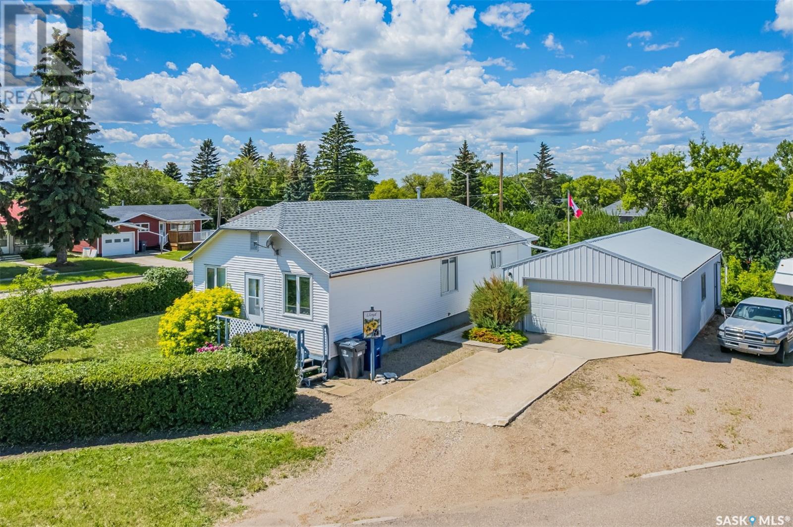 201 Government Road, Davidson, Saskatchewan  S0G 1A0 - Photo 2 - SK007993