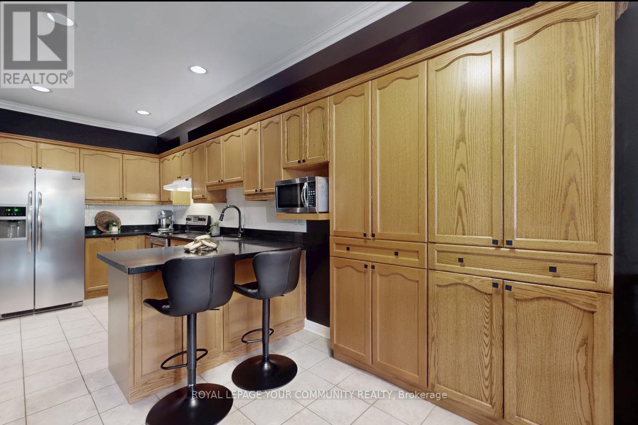 207 - 190 Harding Boulevard N, Richmond Hill (North Richvale), Ontario  L4C 0J9 - Photo 12 - N12188870