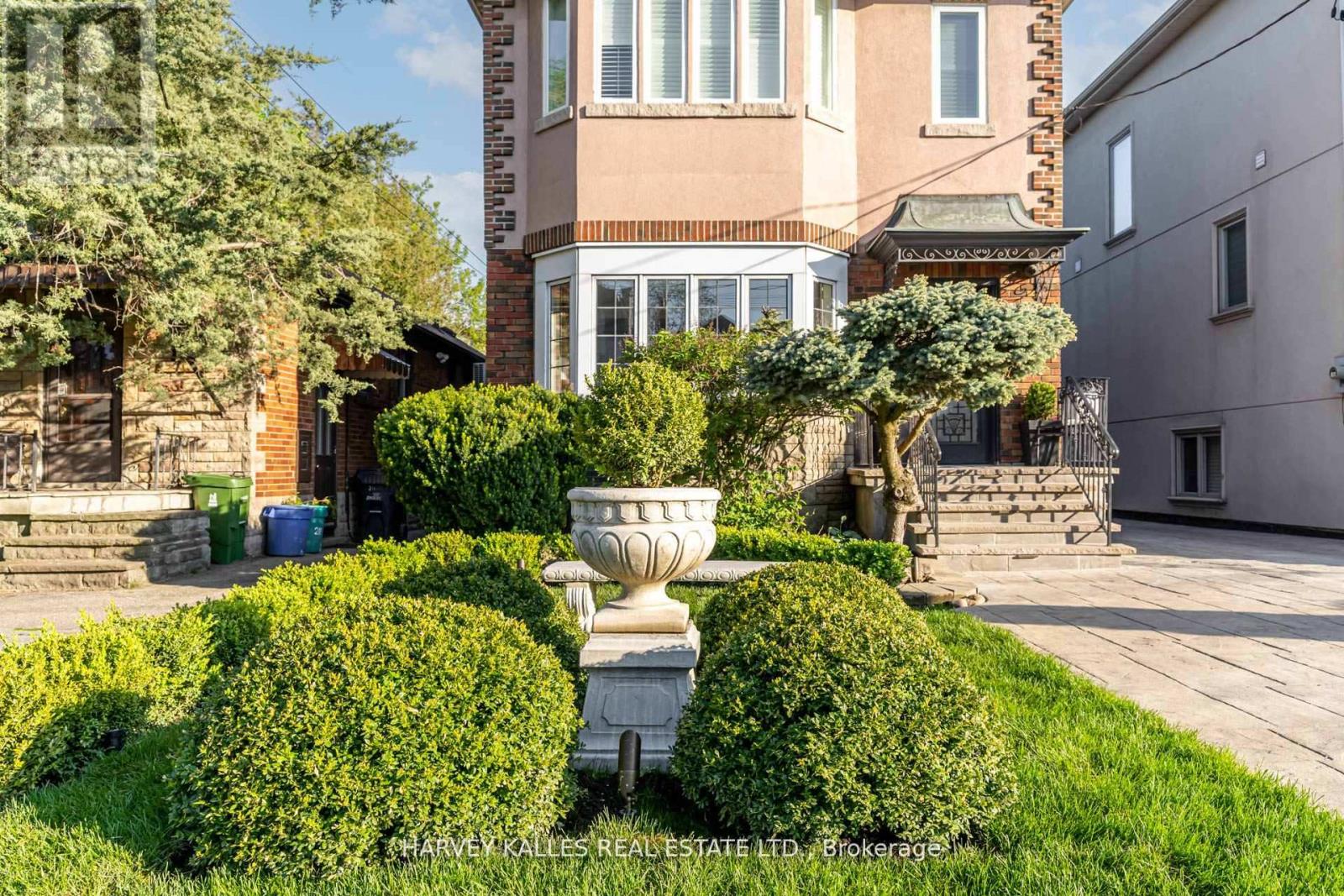 213 BROOKE AVENUE, Toronto, Ontario