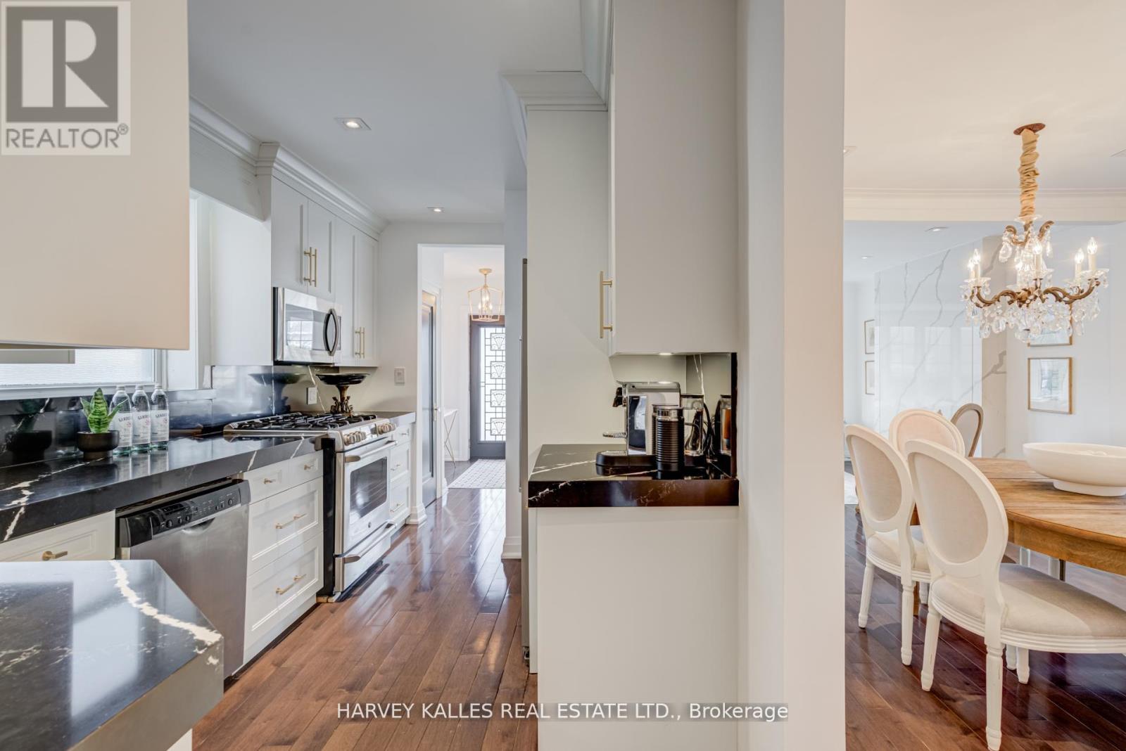 213 Brooke Avenue, Toronto, Ontario  M5M 2K7 - Photo 12 - C12189803