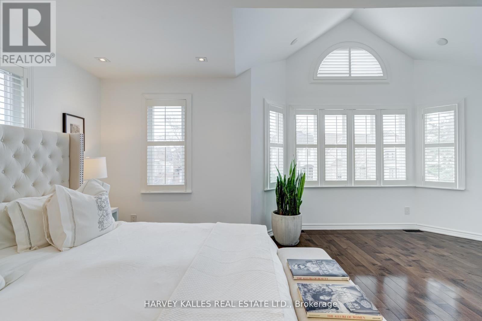213 Brooke Avenue, Toronto, Ontario  M5M 2K7 - Photo 19 - C12189803