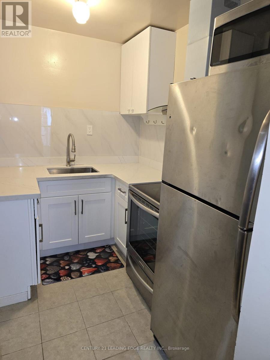 2 - 58 Bedle Avenue, Toronto, Ontario  M2H 1K8 - Photo 8 - C12189808