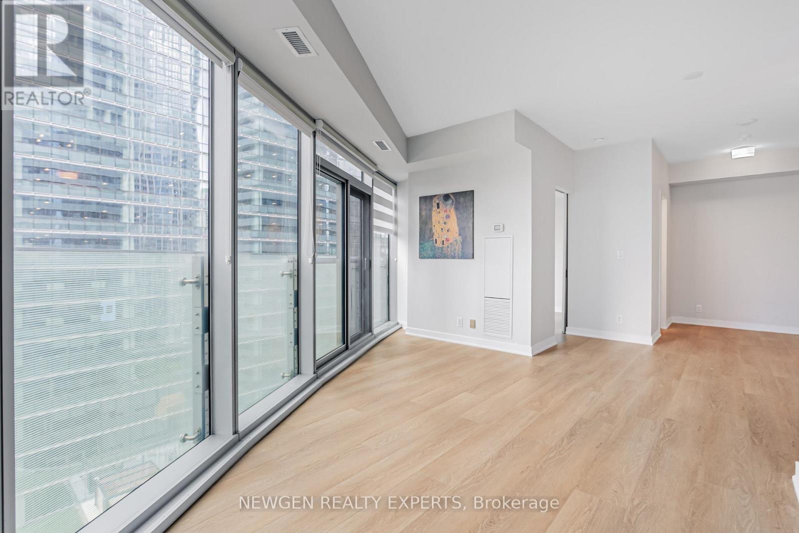1207 - 12 York Street, Toronto (Waterfront Communities), Ontario  M5J 0A9 - Photo 17 - C12189814