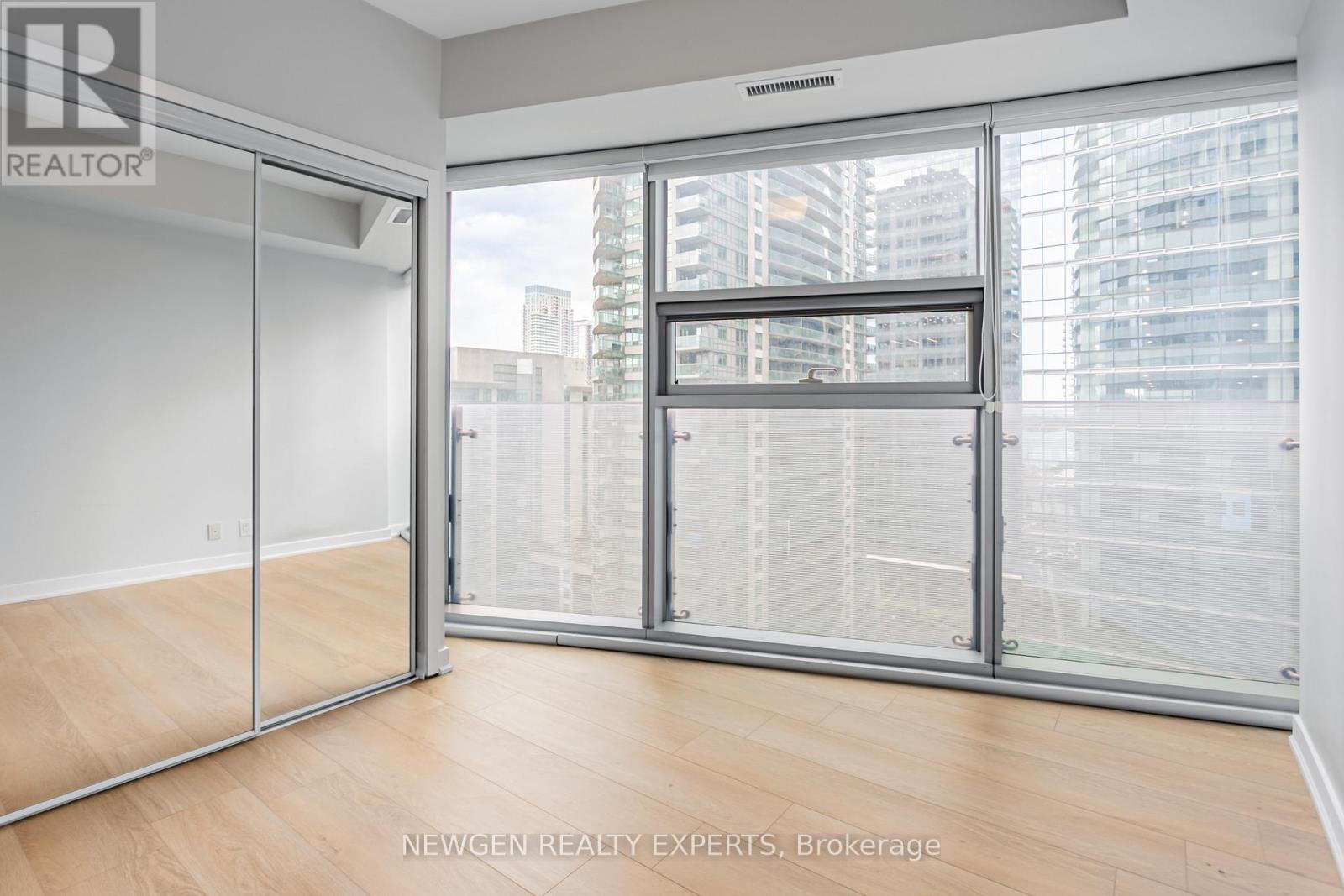 1207 - 12 York Street, Toronto (Waterfront Communities), Ontario  M5J 0A9 - Photo 22 - C12189814