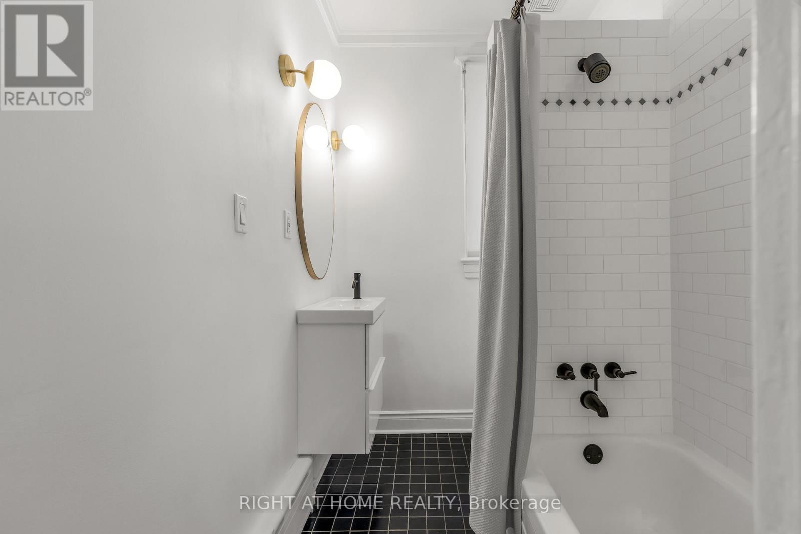 27 Woodlawn Avenue E, Toronto (Rosedale-Moore Park), Ontario  M4T 1B9 - Photo 29 - C12189829