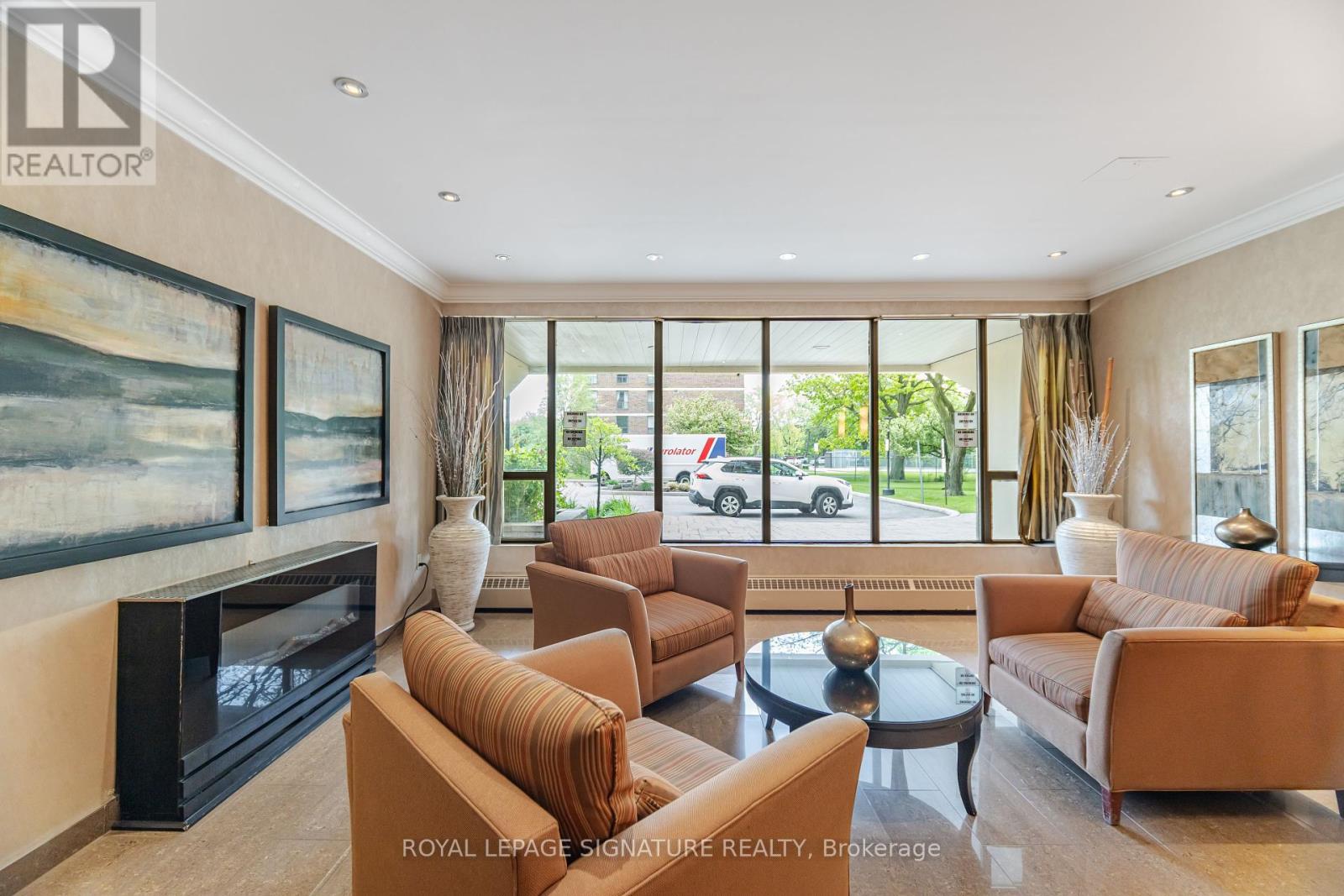 1003 - 3170 Kirwin Avenue, Mississauga, Ontario  L5A 3R1 - Photo 2 - W12185253