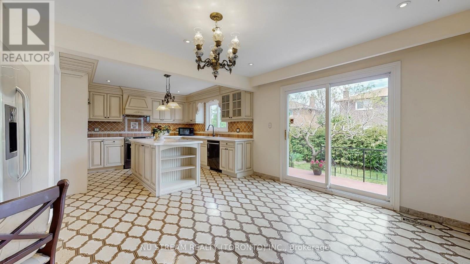 29 Elmartin Drive, Toronto, Ontario  M1W 3C6 - Photo 14 - E12189850