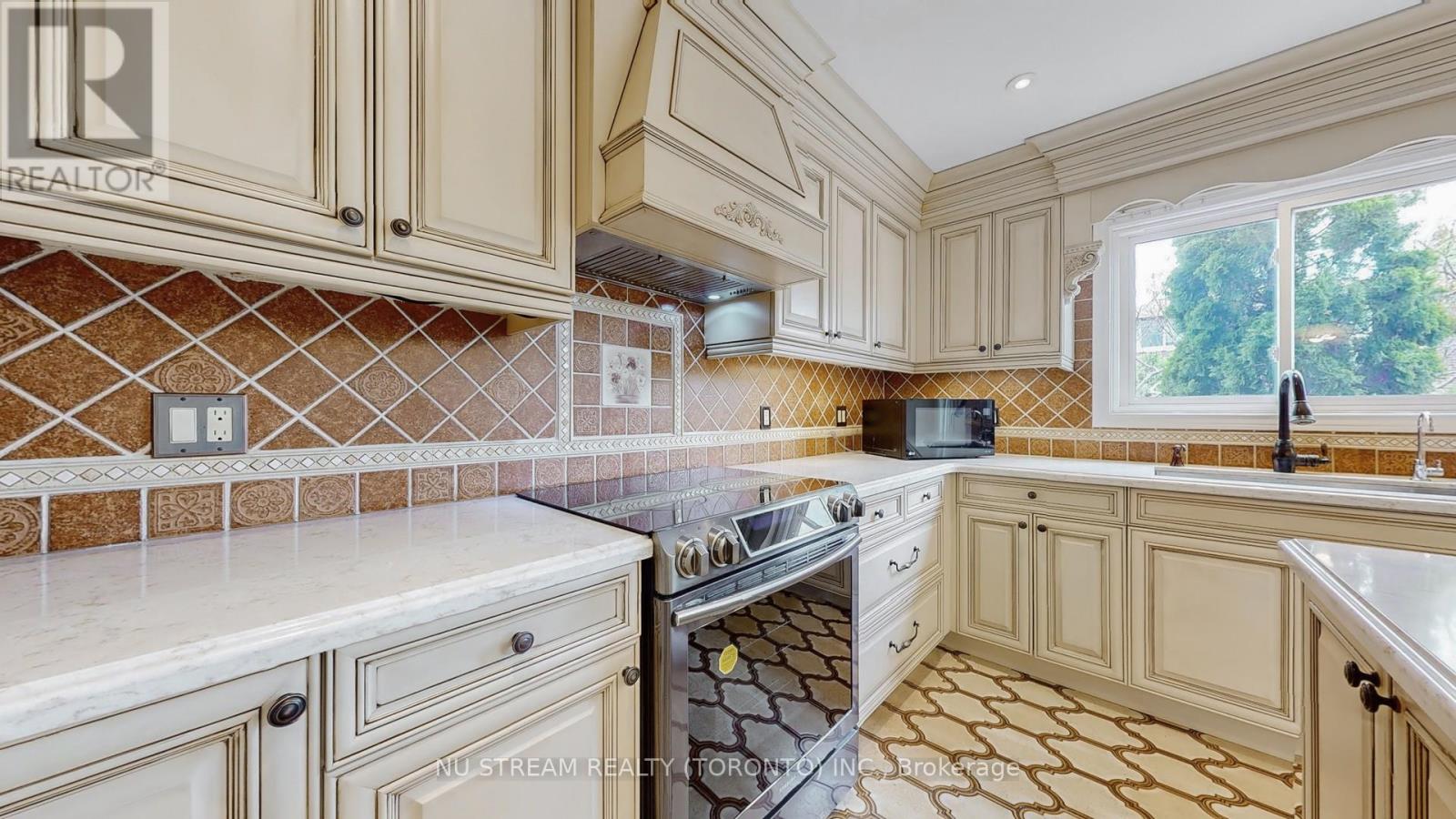 29 Elmartin Drive, Toronto, Ontario  M1W 3C6 - Photo 16 - E12189850
