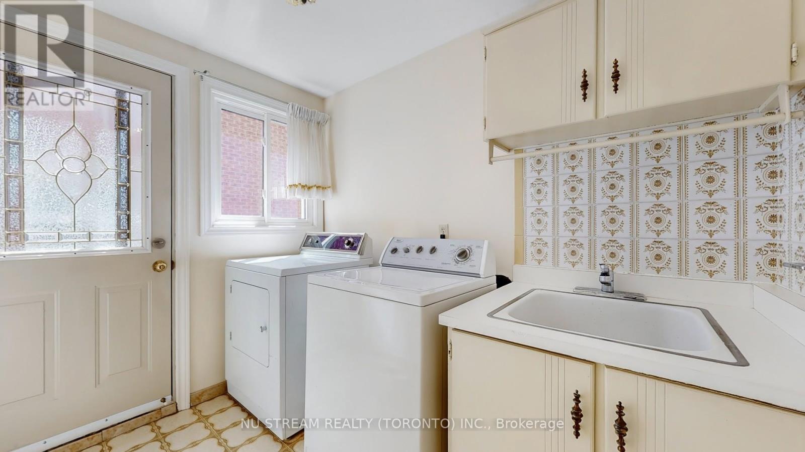 29 Elmartin Drive, Toronto, Ontario  M1W 3C6 - Photo 18 - E12189850