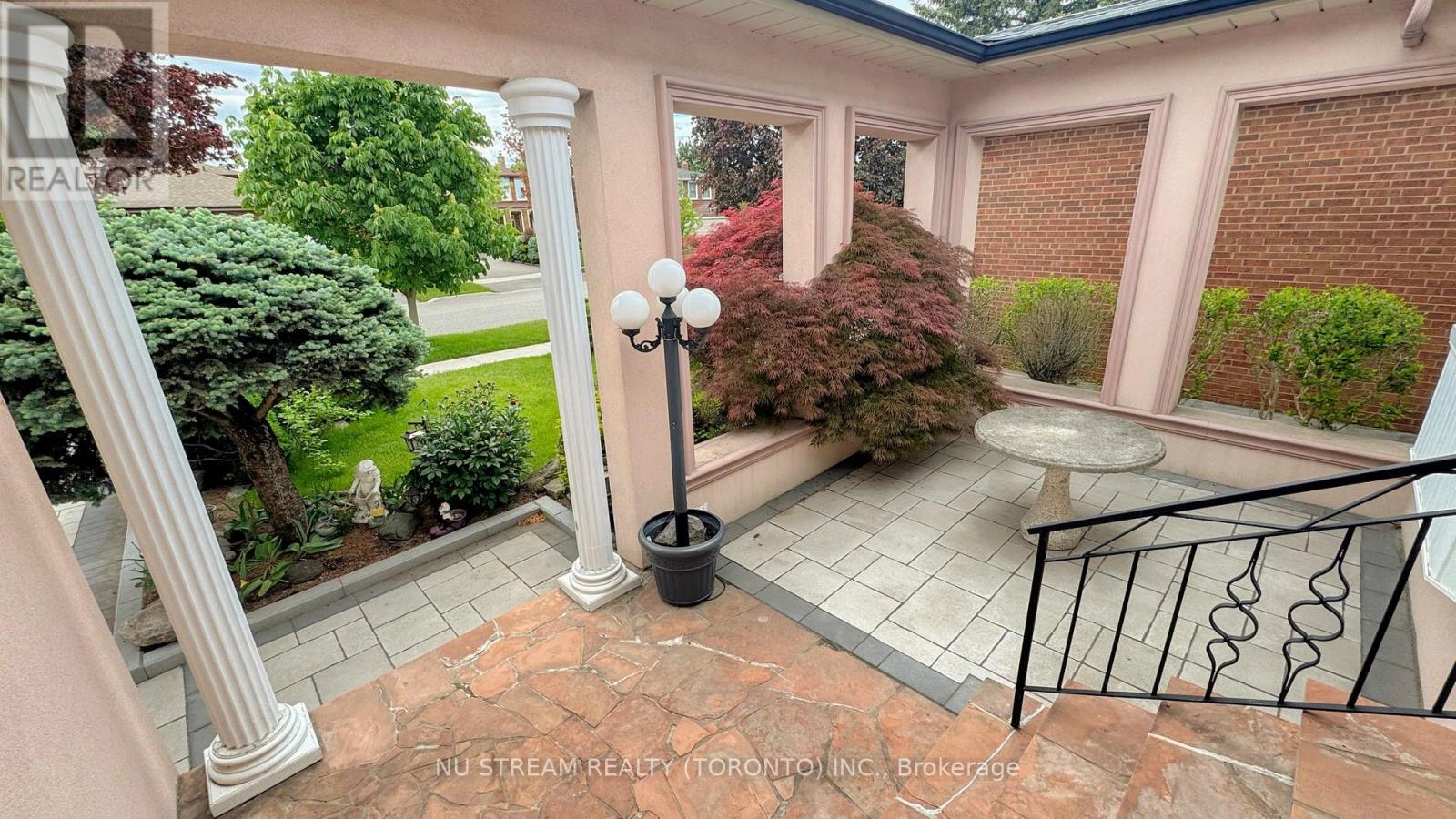 29 Elmartin Drive, Toronto, Ontario  M1W 3C6 - Photo 4 - E12189850