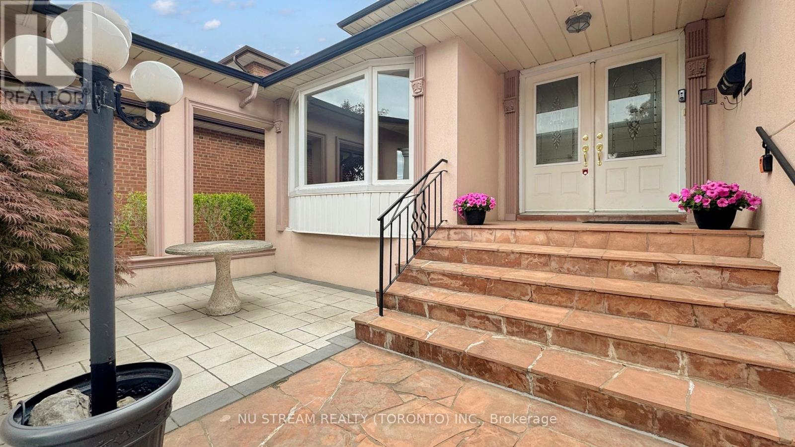 29 Elmartin Drive, Toronto, Ontario  M1W 3C6 - Photo 5 - E12189850