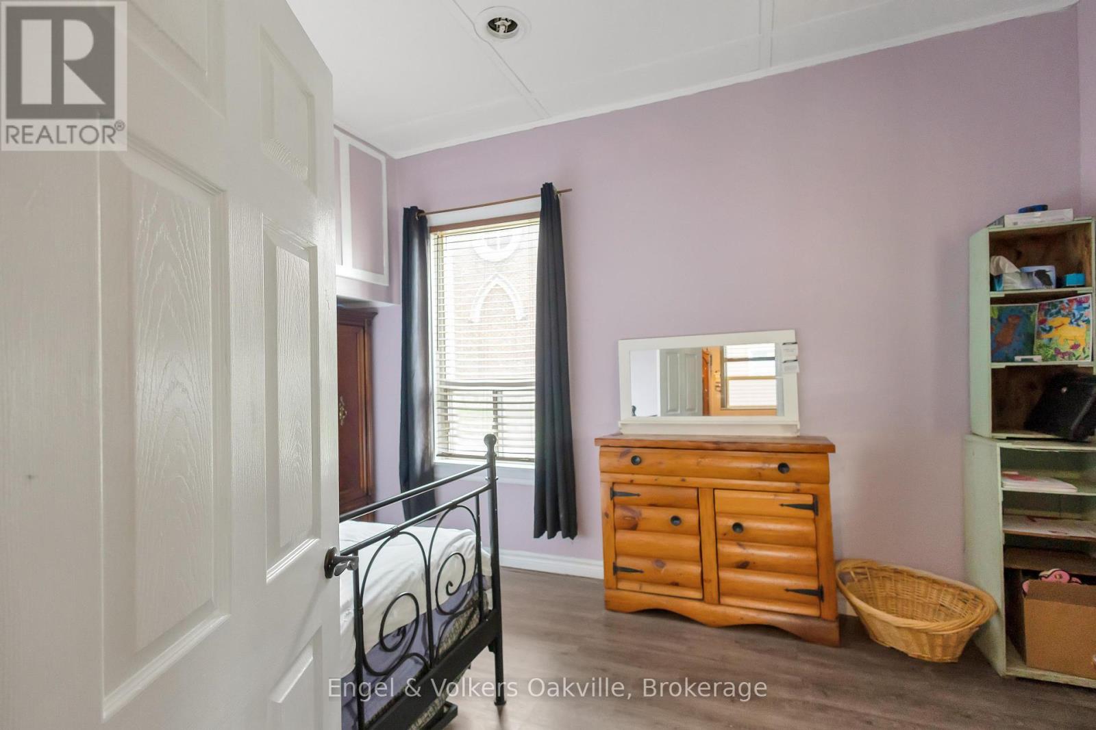 9 Guelph Street, Halton Hills, Ontario  L7G 3Y8 - Photo 8 - W12189994