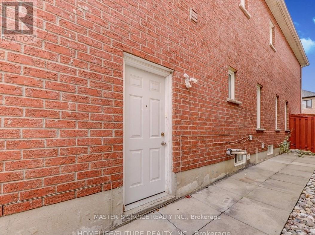 620 Highglen Avenue, Markham (Middlefield), Ontario  L3S 4P6 - Photo 6 - N12189864