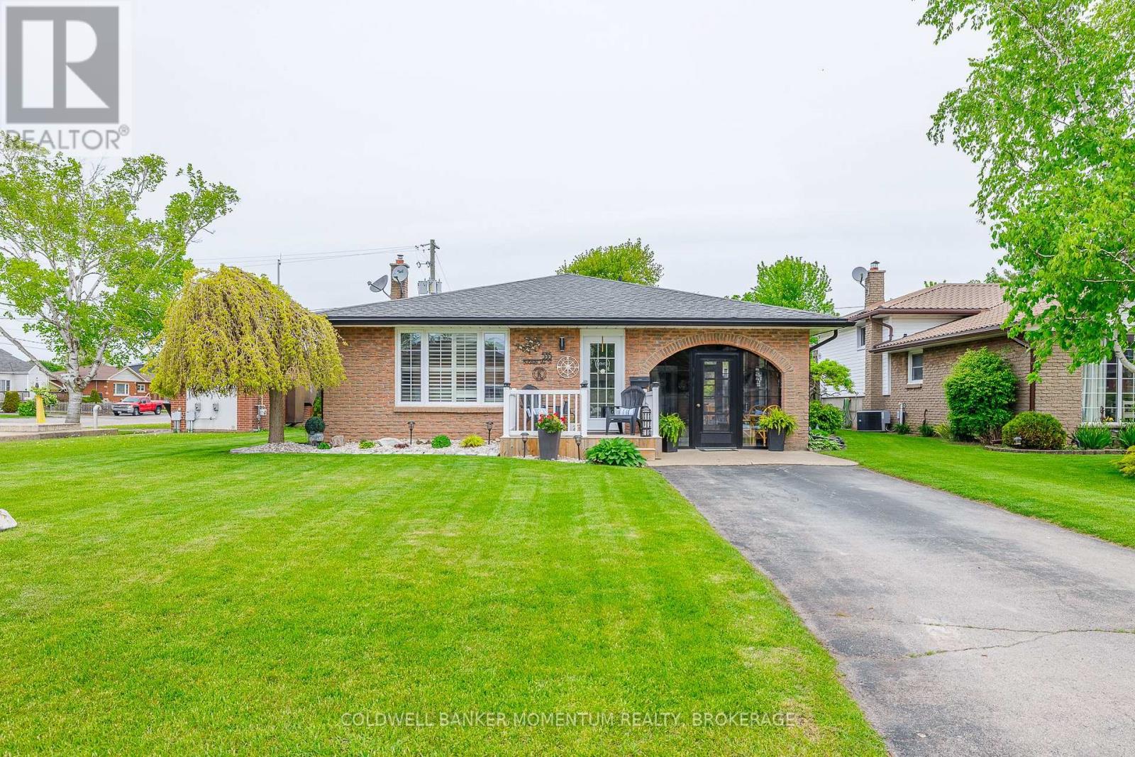 535 Sugarloaf Street, Port Colborne (Sugarloaf), Ontario  L3K 2P9 - Photo 2 - X12189910