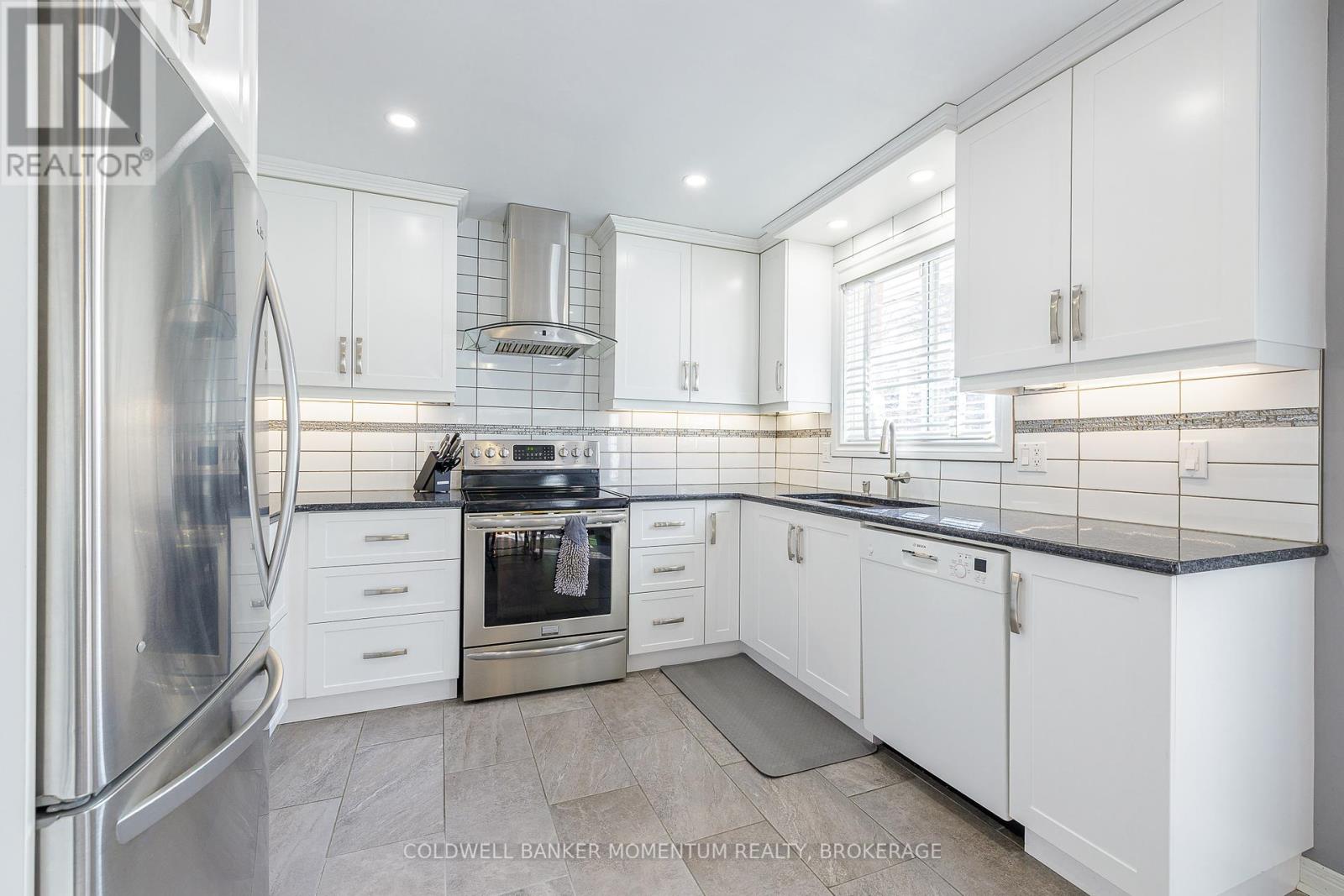 2 Greenvale Court, Pelham (Fonthill), Ontario  L0S 1E1 - Photo 14 - X12189968
