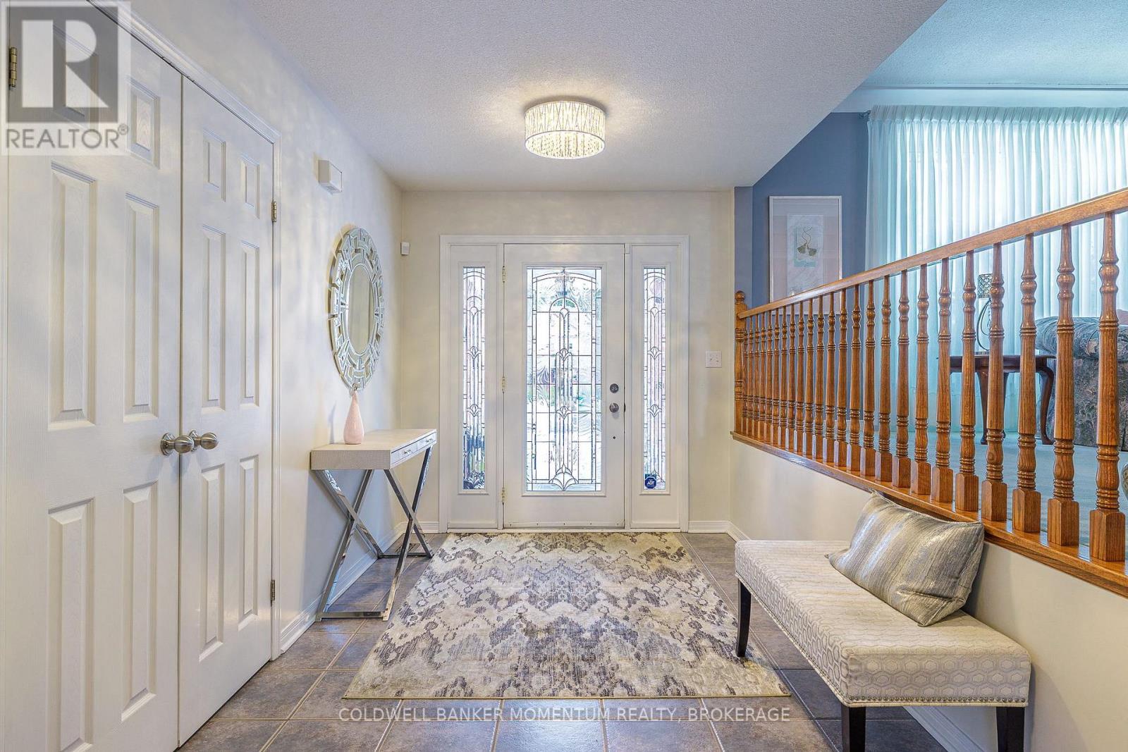 2 Greenvale Court, Pelham (Fonthill), Ontario  L0S 1E1 - Photo 6 - X12189968