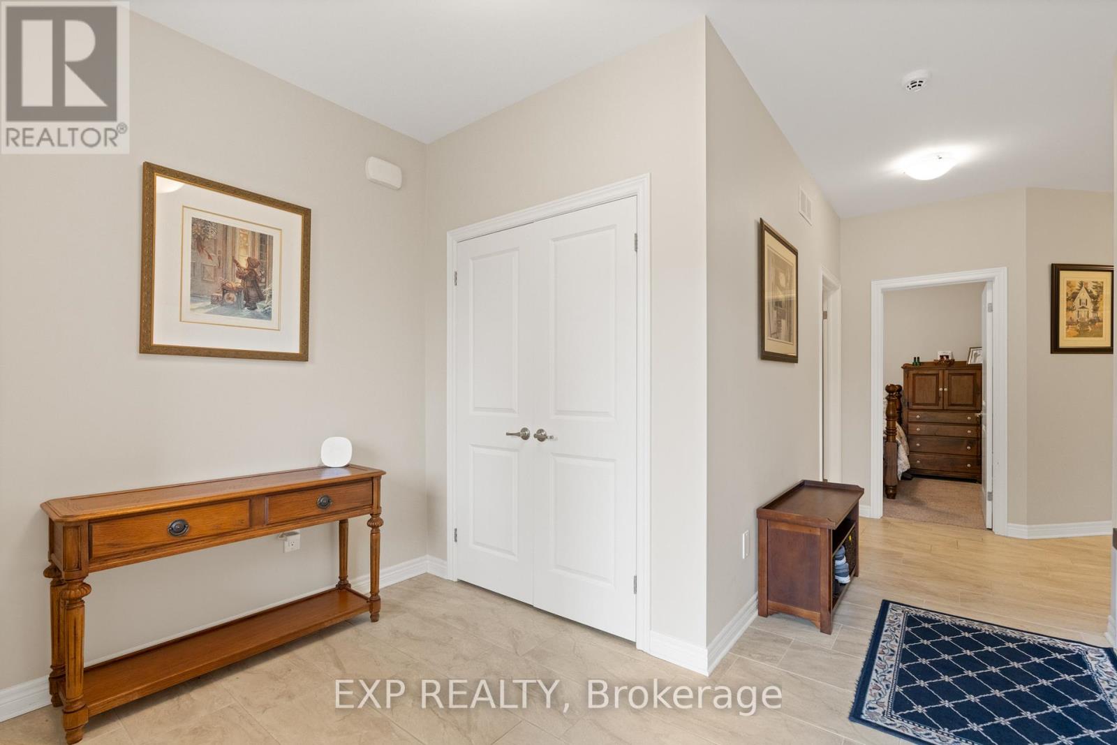 25 Andrew Lane, Thorold (Hurricane/merrittville), Ontario  L2V 0V3 - Photo 6 - X12190019