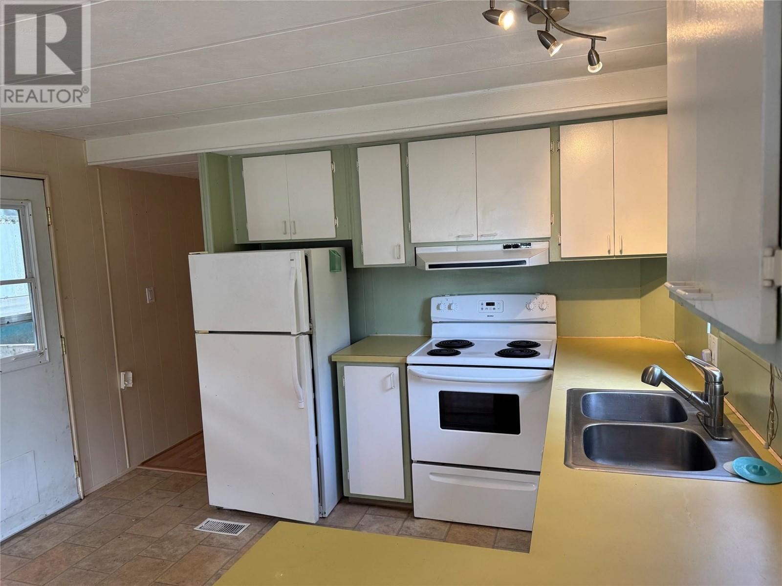 900 West Gore Street Unit# 9, Nelson, British Columbia  V1L 6Z6 - Photo 7 - 10349415