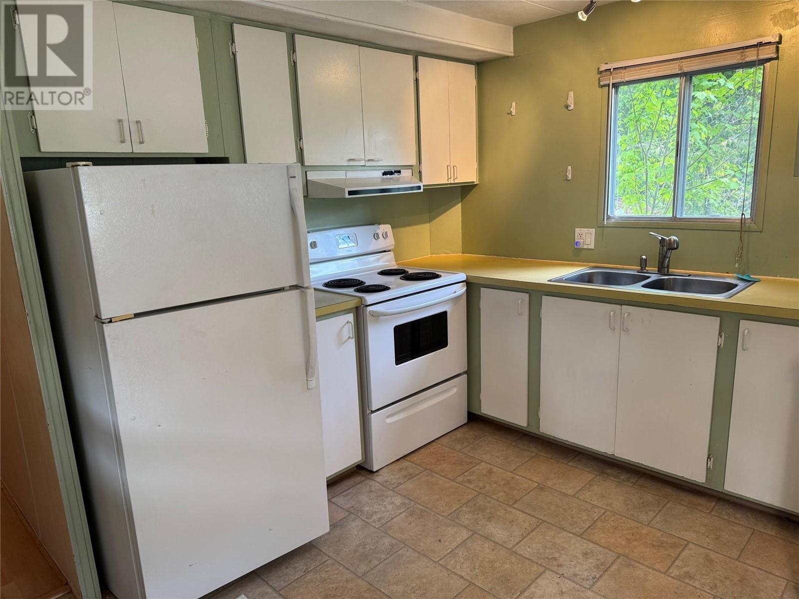 900 West Gore Street Unit# 9, Nelson, British Columbia  V1L 6Z6 - Photo 5 - 10349415