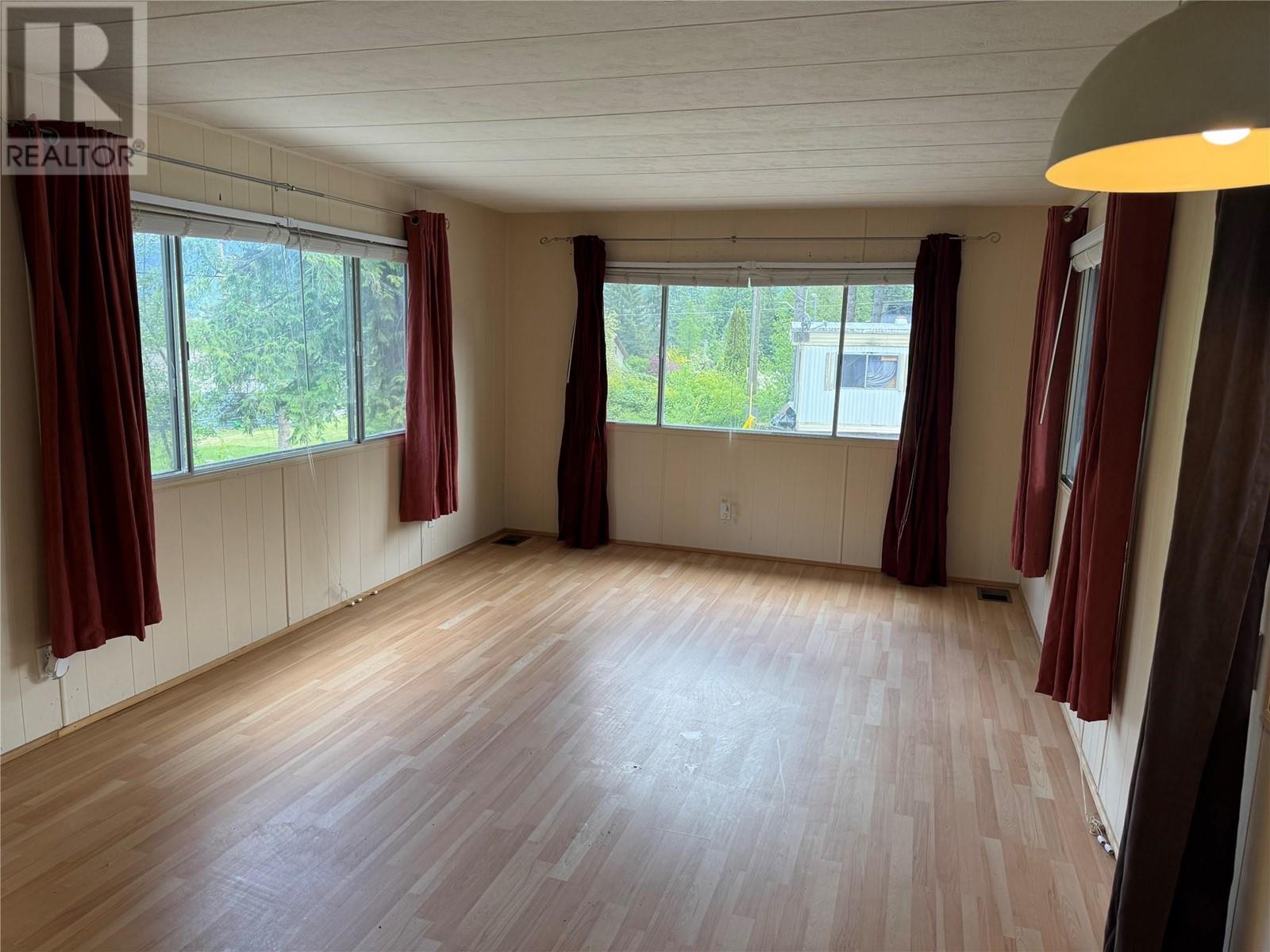 900 West Gore Street Unit# 9, Nelson, British Columbia  V1L 6Z6 - Photo 4 - 10349415