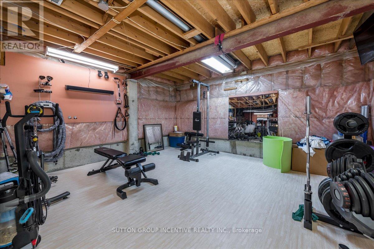 107 Brown Street, Barrie, Ontario  L4N 7V6 - Photo 25 - S12189835