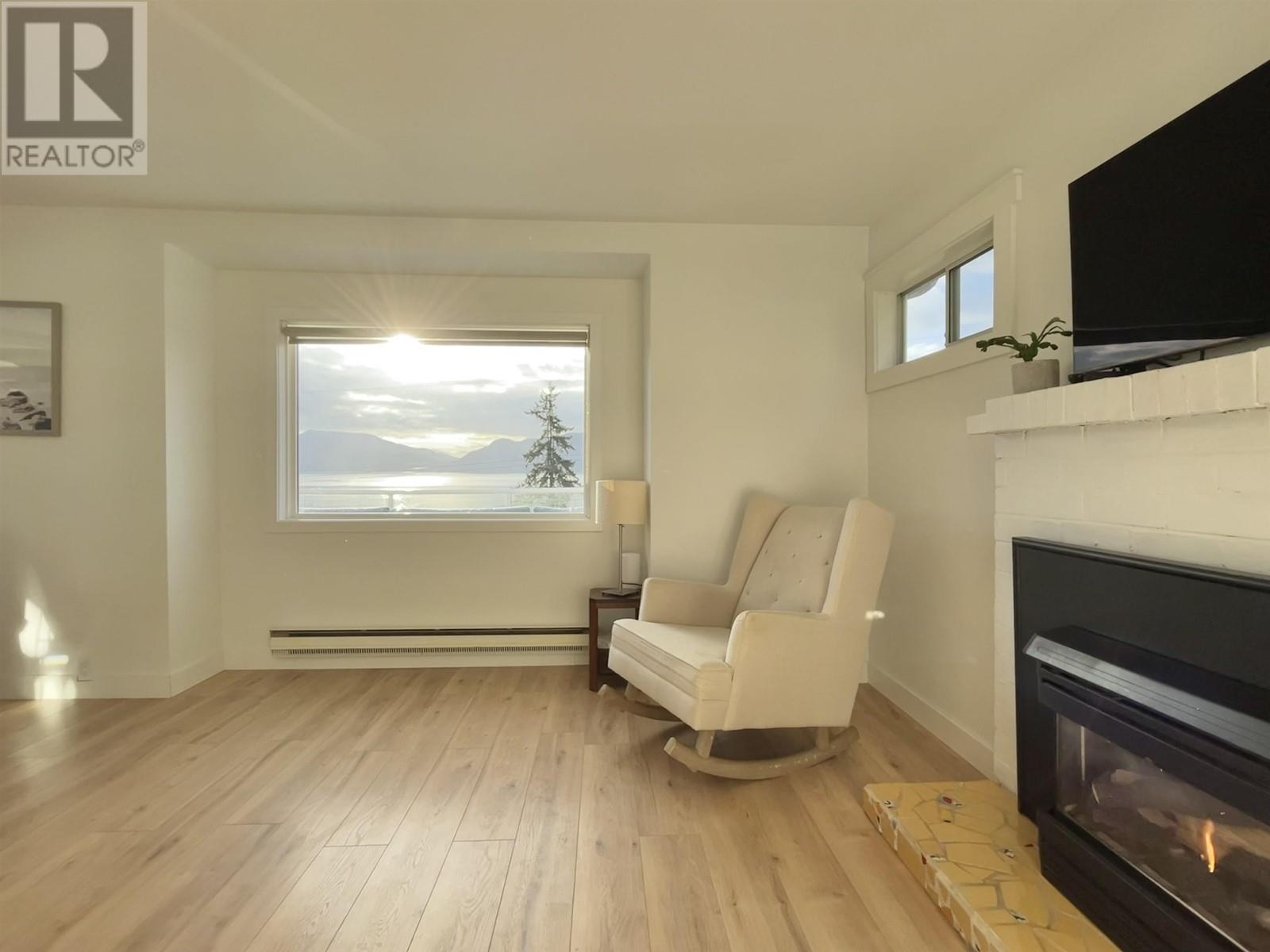 1249 Point Road, Gibsons, British Columbia  V0N 1V1 - Photo 8 - R3009809