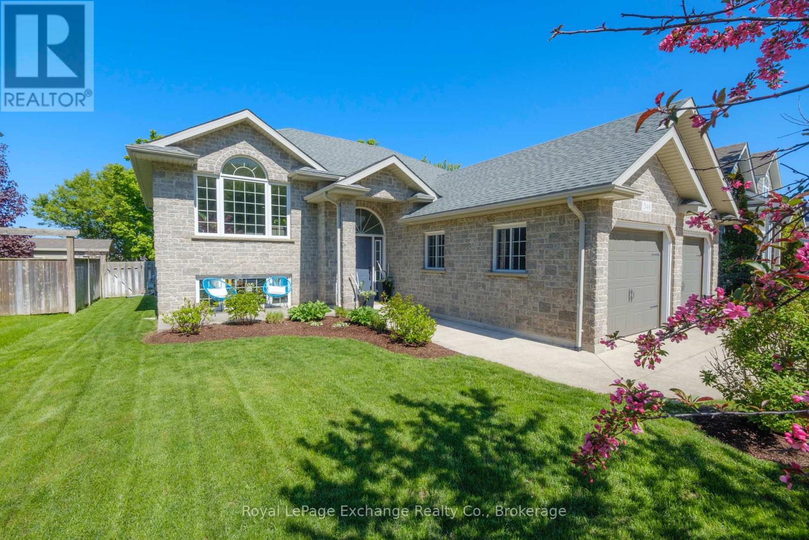 348 Stickel Street W, Saugeen Shores, Ontario  N0H 2C1 - Photo 3 - X12189914