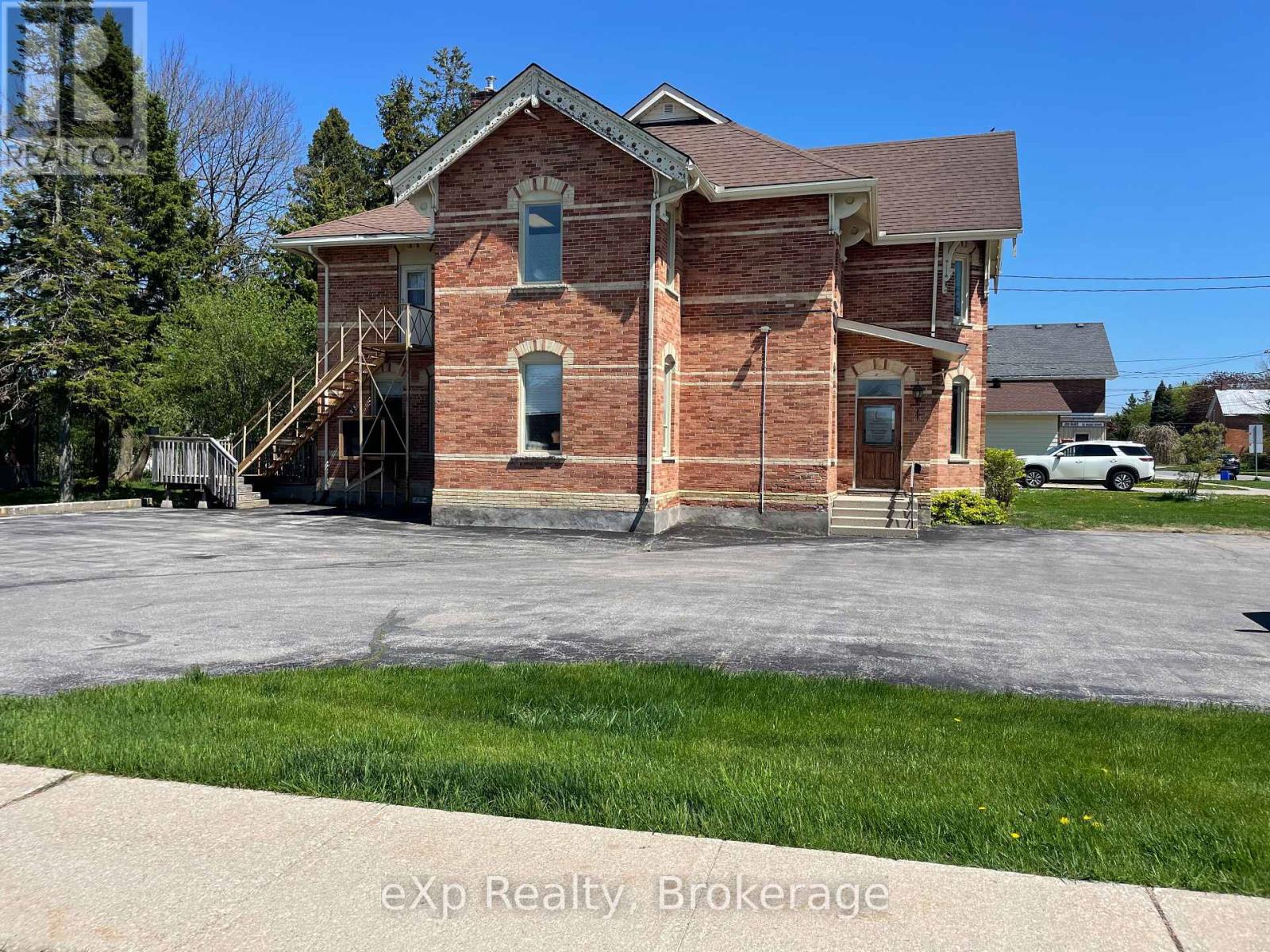 First Floor - 708 16th Street E, Owen Sound, Ontario  N4K 1Y9 - Photo 17 - X12189920